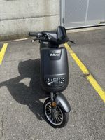 Blu:s Stalker XT2000 E-Roller (45 km/h) – Inkl. Helm & Ladeg