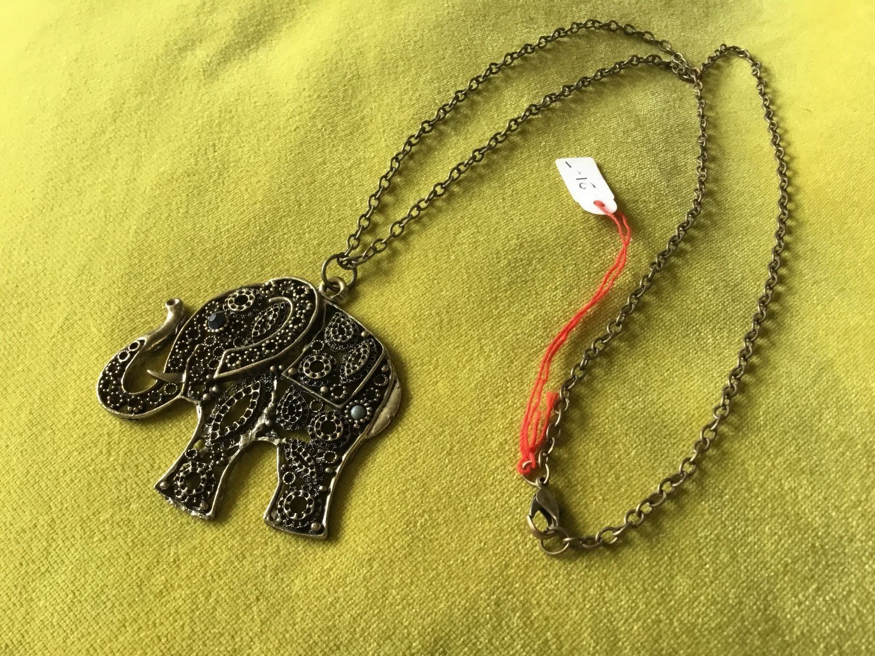 Catenine: Collier bijoux bronze motif éléphant – Nuovo e nell'imballaggio originale da Le Landeron venduto da nic_8hd5 3