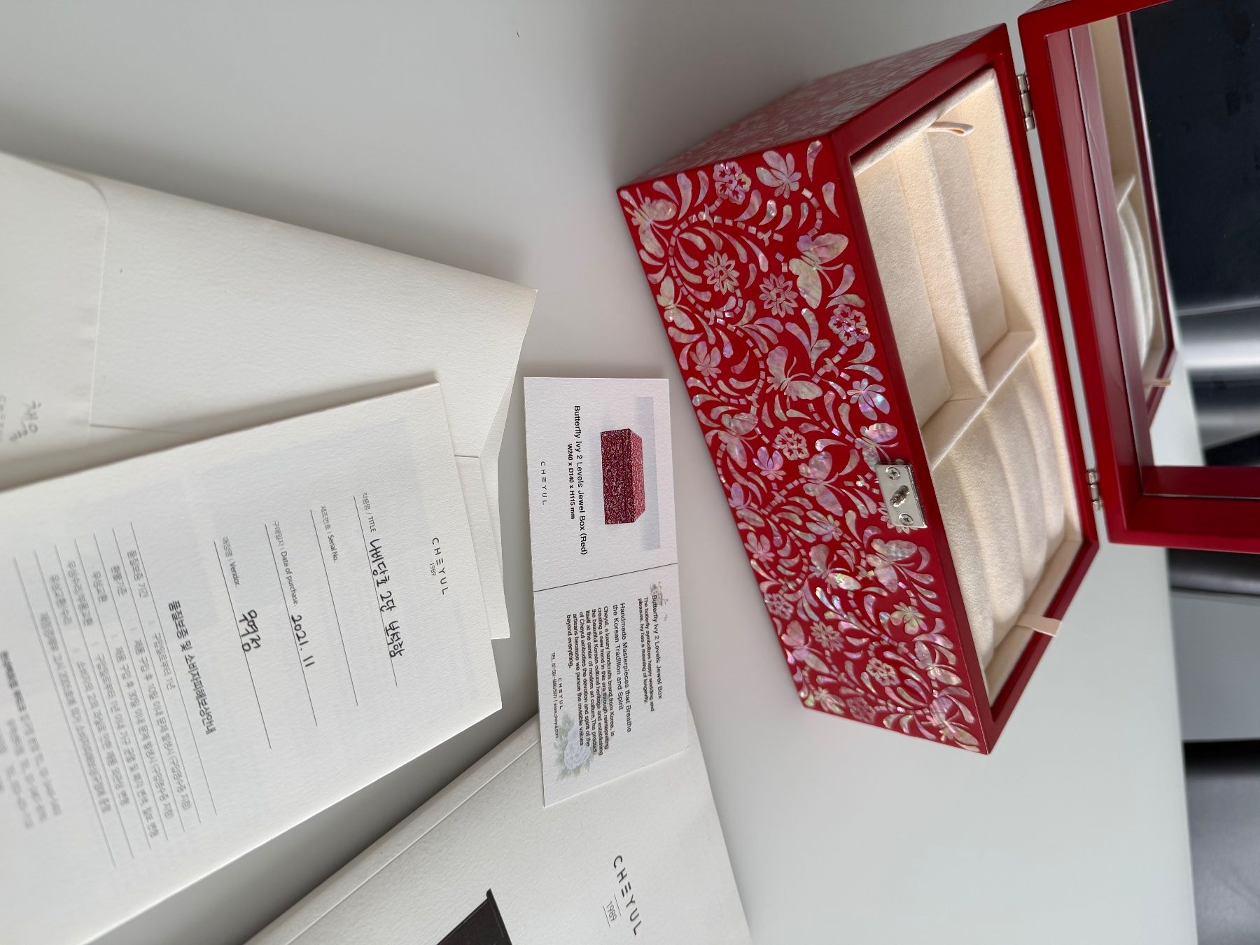 Altri gioielli: Cheyul Schmuckbox aus Perlmutt  NEU – Nuovo e nell'imballaggio originale da Interlaken venduto da nak_z98k 1