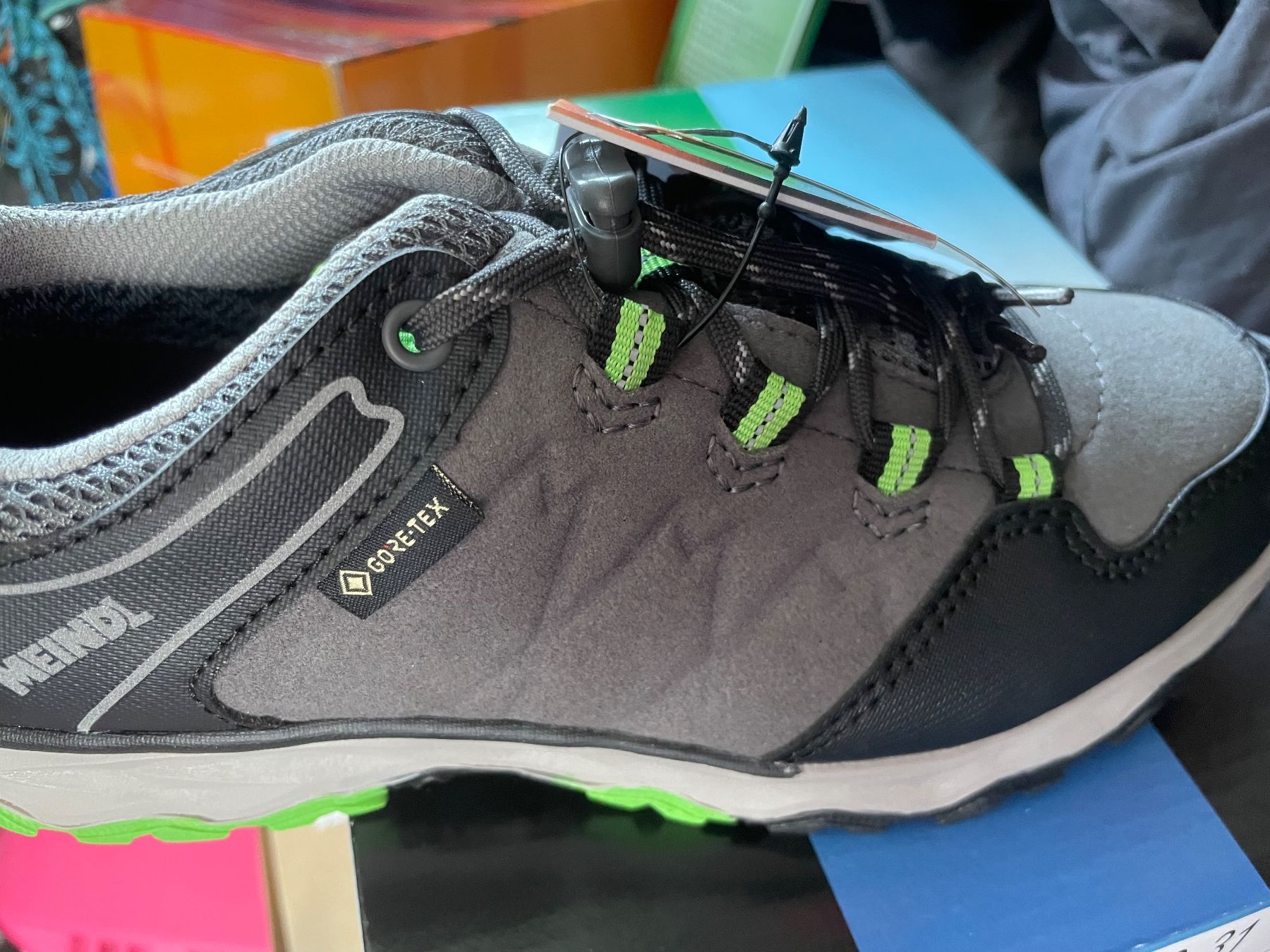 Meindl Schuhe für Jungen: Kids Meindl Wanderschuhe Trekkingschuhe – Neu (gemäss Beschreibung) aus Flüelen von AU10