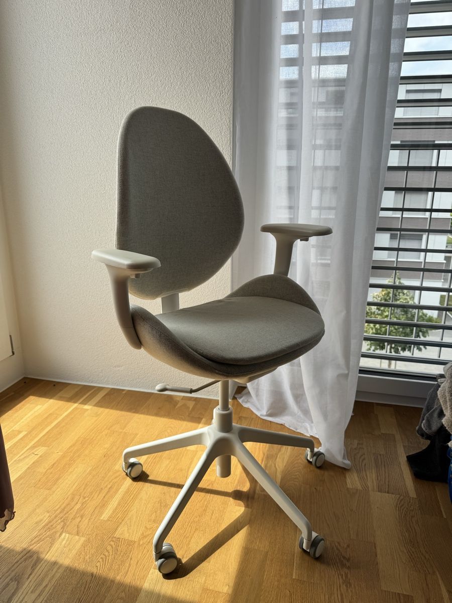 Ikea Sedie: Bürostuhl grau/weiss – Usato da Rotkreuz venduto da mari_on 1
