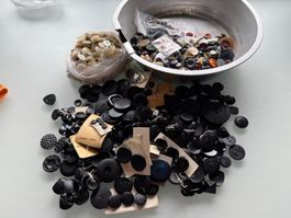 Knöpfe Sammlung Vintage vielfältig schwarze  + weiss