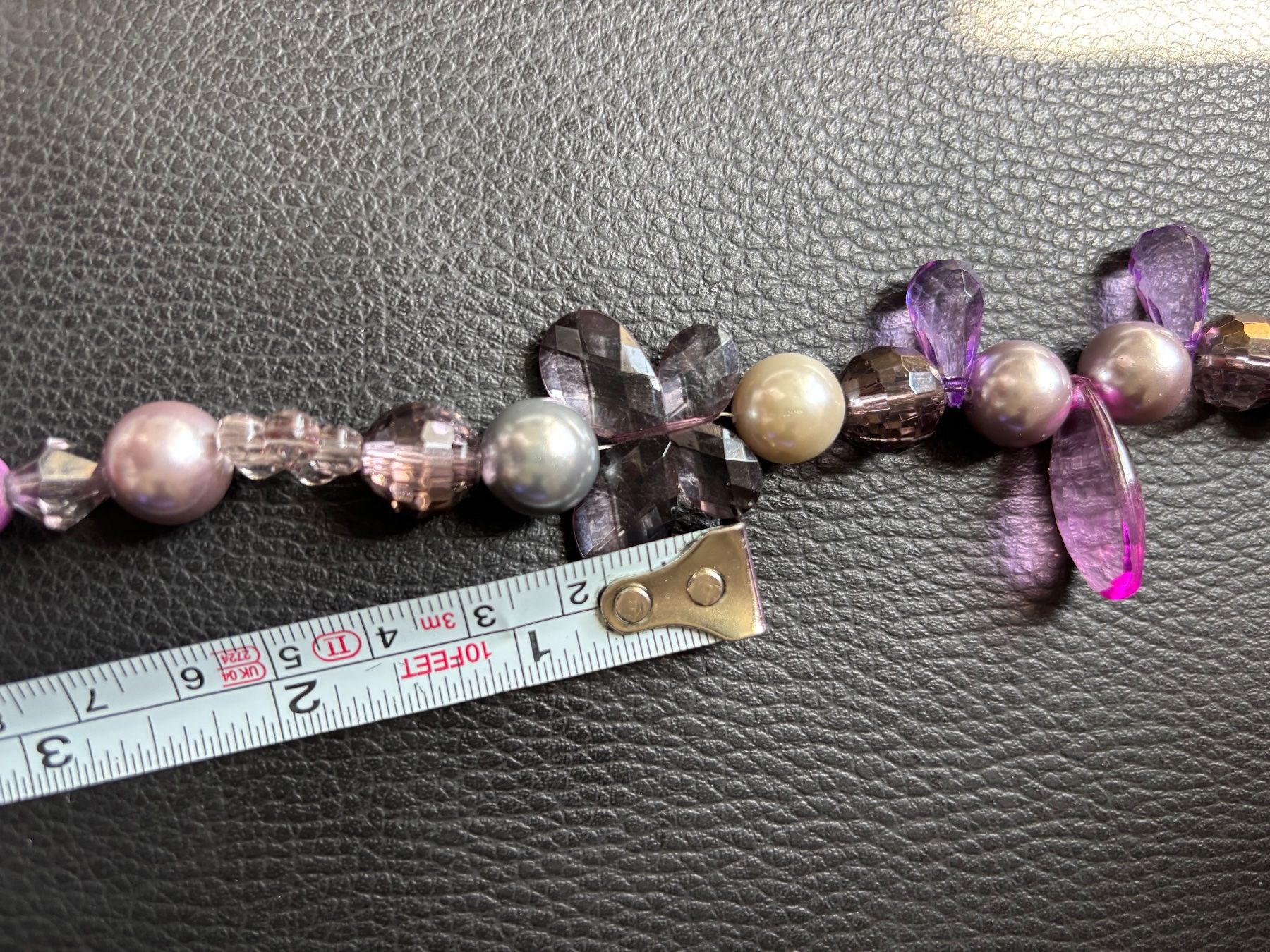 Ketten: Joli collier à papillons et perles - nacrées violettes – Gebraucht aus Peseux von Cresus27 2