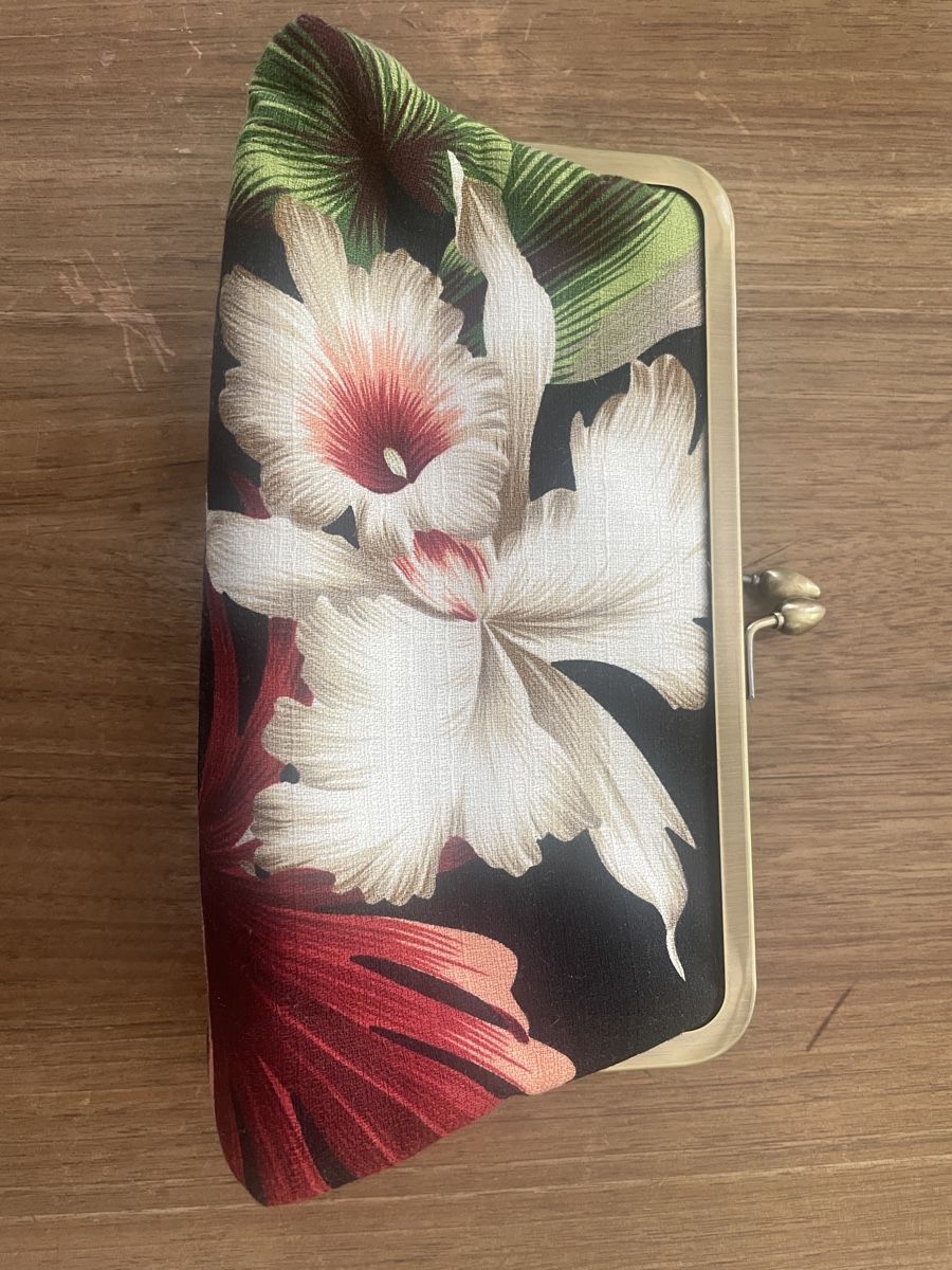 Taschen für Damen: Elegante Pochette – Gebraucht aus Zürich von pgr_9pzn