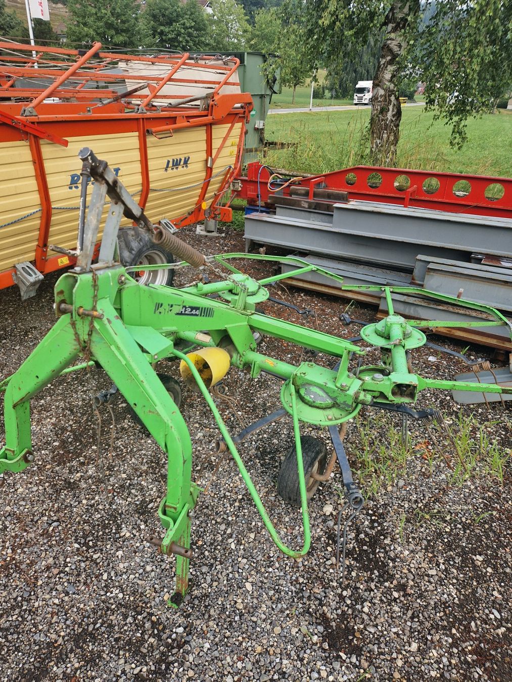 Tutte le macchine: Kreiselheuer Deutz Fahr  KH 2.44 DN – Usato da Menznau venduto da 6122 3