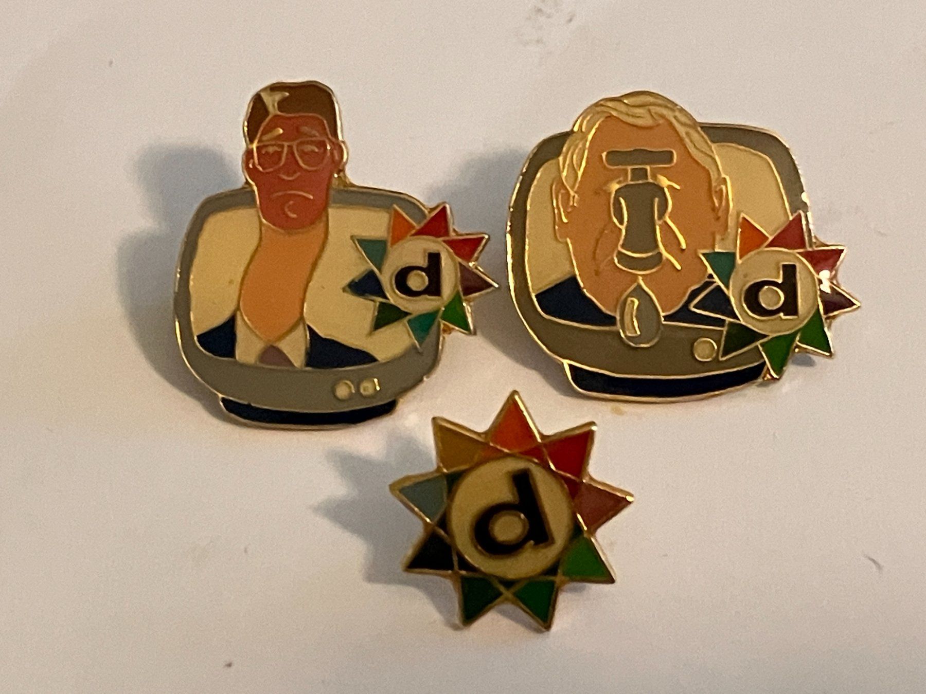 Placchette & Badge: 3 Pin D Drogerie – Usato da Basel venduto da djwwpp