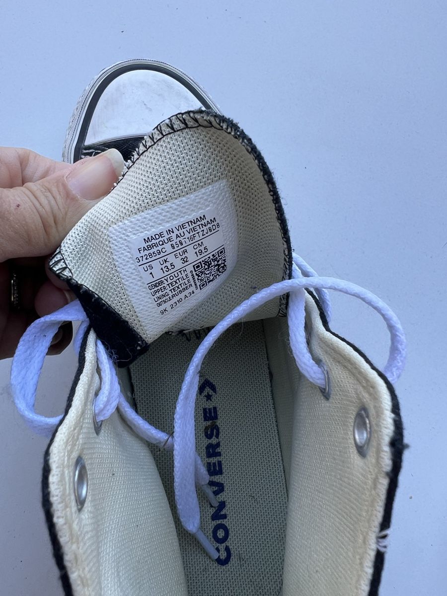 Converse Herrenschuhe: Convers Chuck Taylor All Star Sneaker Gr. 32 – Gebraucht aus Heiligkreuz (Mels) von fodo 3
