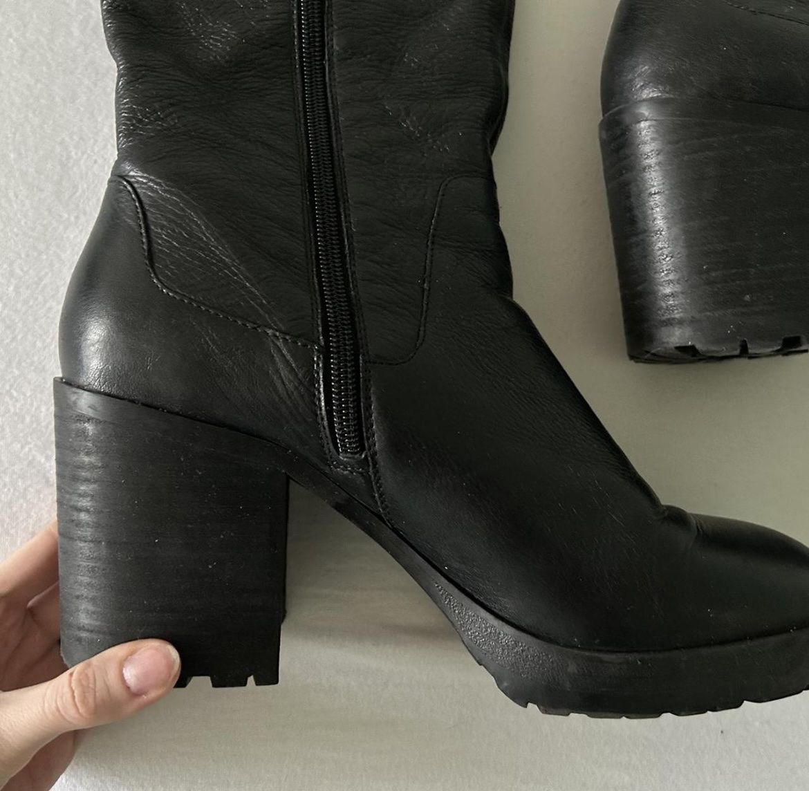 Scarpe da donna: Black leather boots – Usato da Pully venduto da car_rwv6 1