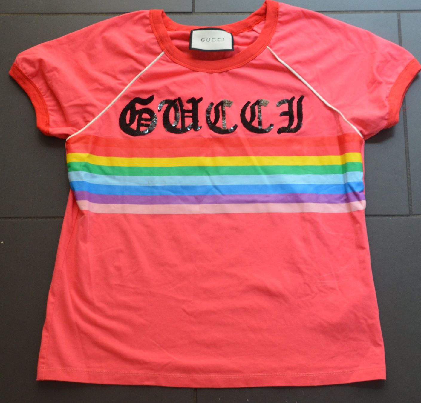 Gucci T-shirt: Gucci T-Shirt  M / L – Usato da Collonges venduto da arashee