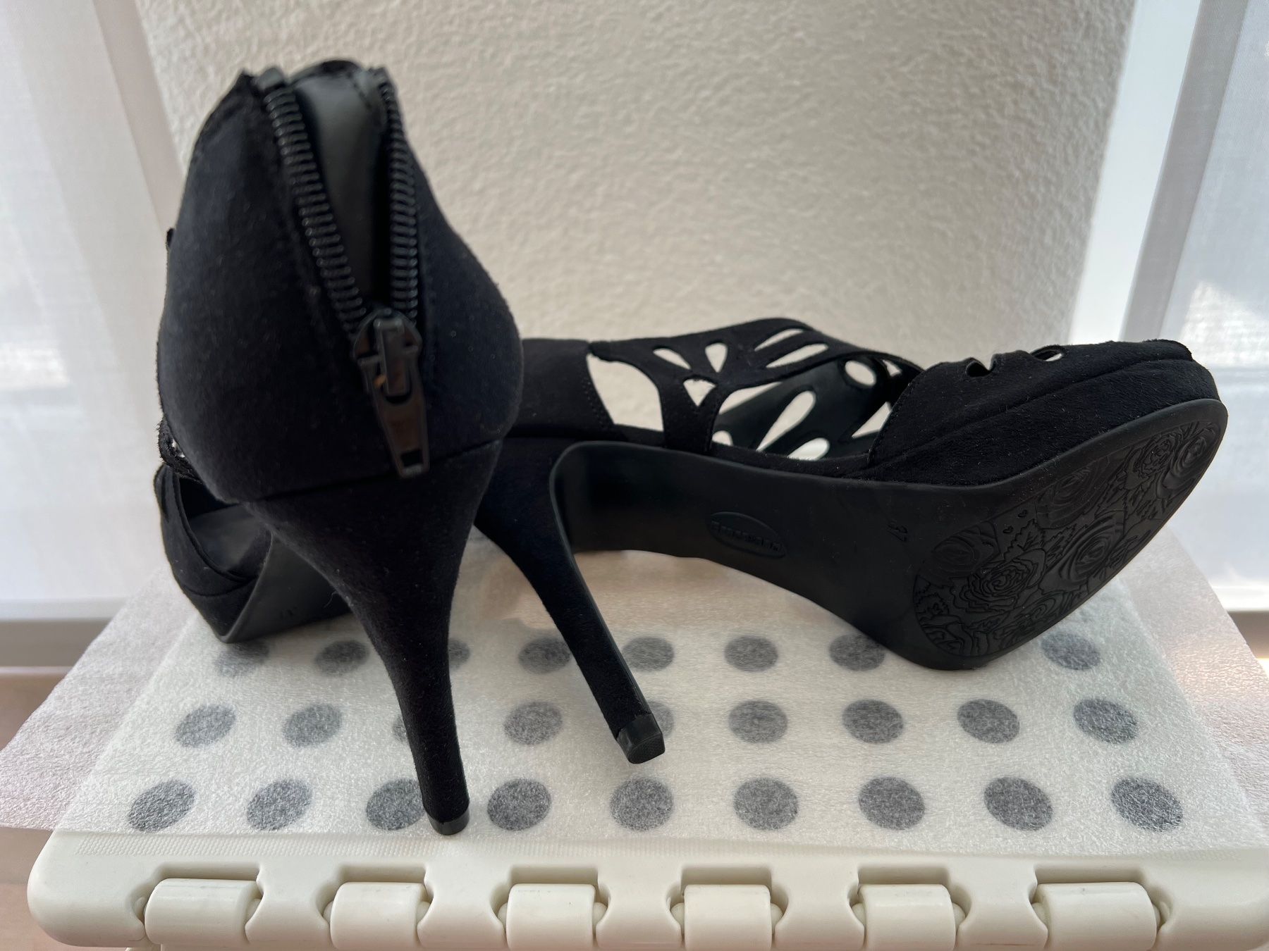 Dosenbach Scarpe da donna: Schwarze Pumps - ungetragen – Nuovo (secondo la descrizione) da Jona venduto da n.ferrari 1