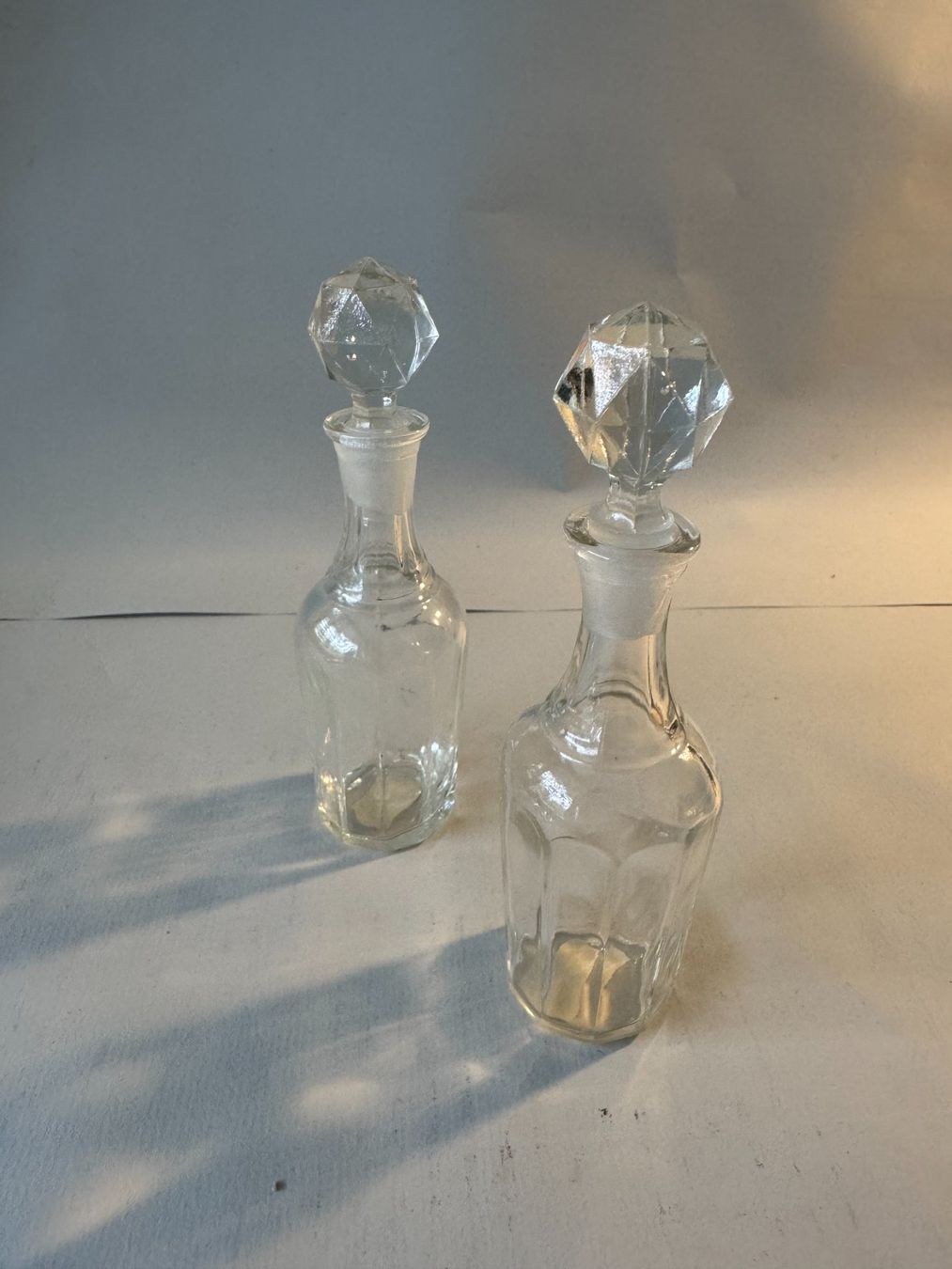Appareils à gaz et accessoires: Zwei kleine Glasfläschchen – D'occasion à Murten par Bodoni59