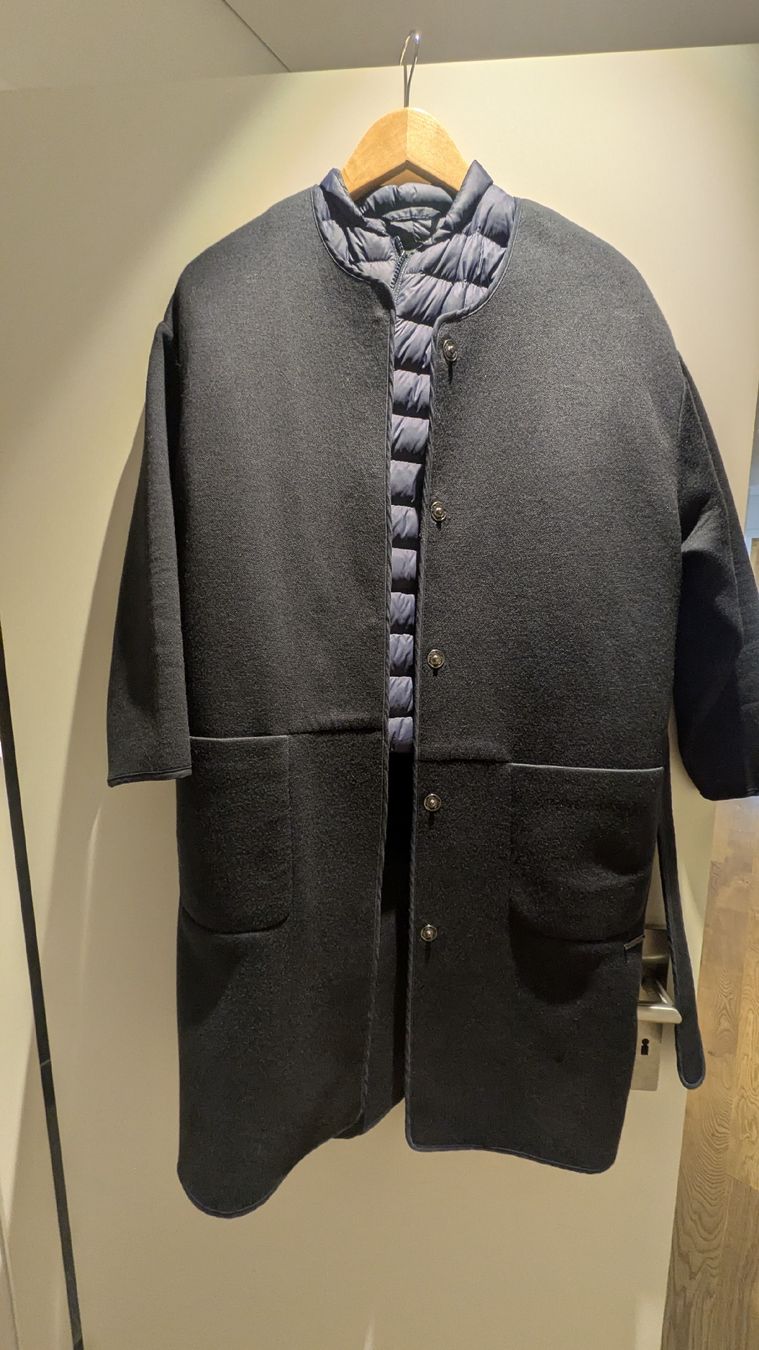 Peak Performance Cappotti: Peak Performance Wollmantel mit Steppinnenjacke Gr. S – Usato da Zürich venduto da broedl