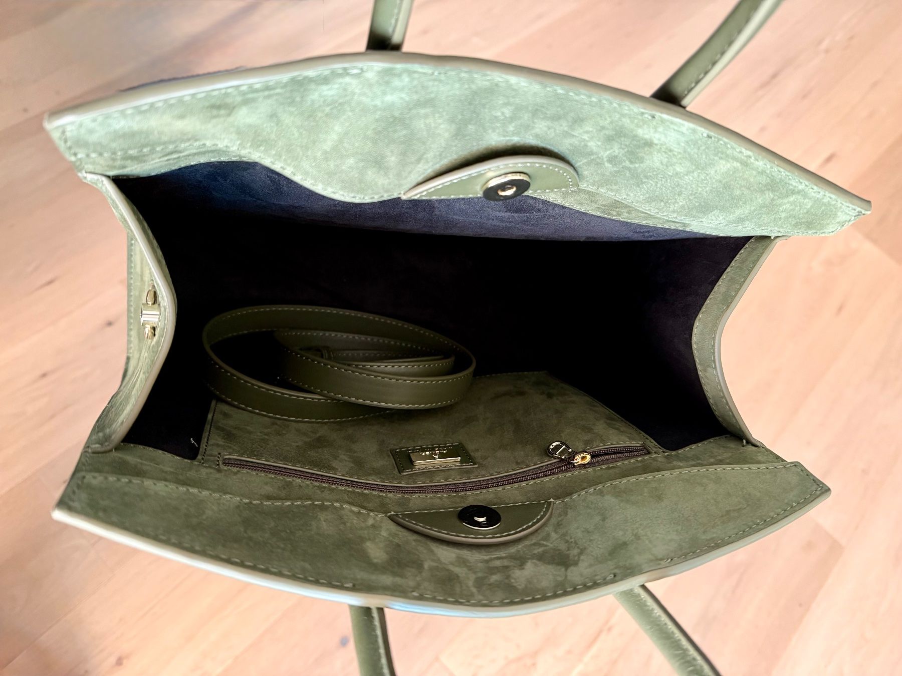 Aigner Sacs femmes: Aigner Tasche – Neuf (Voir description) à Jegenstorf par gipsetti 5