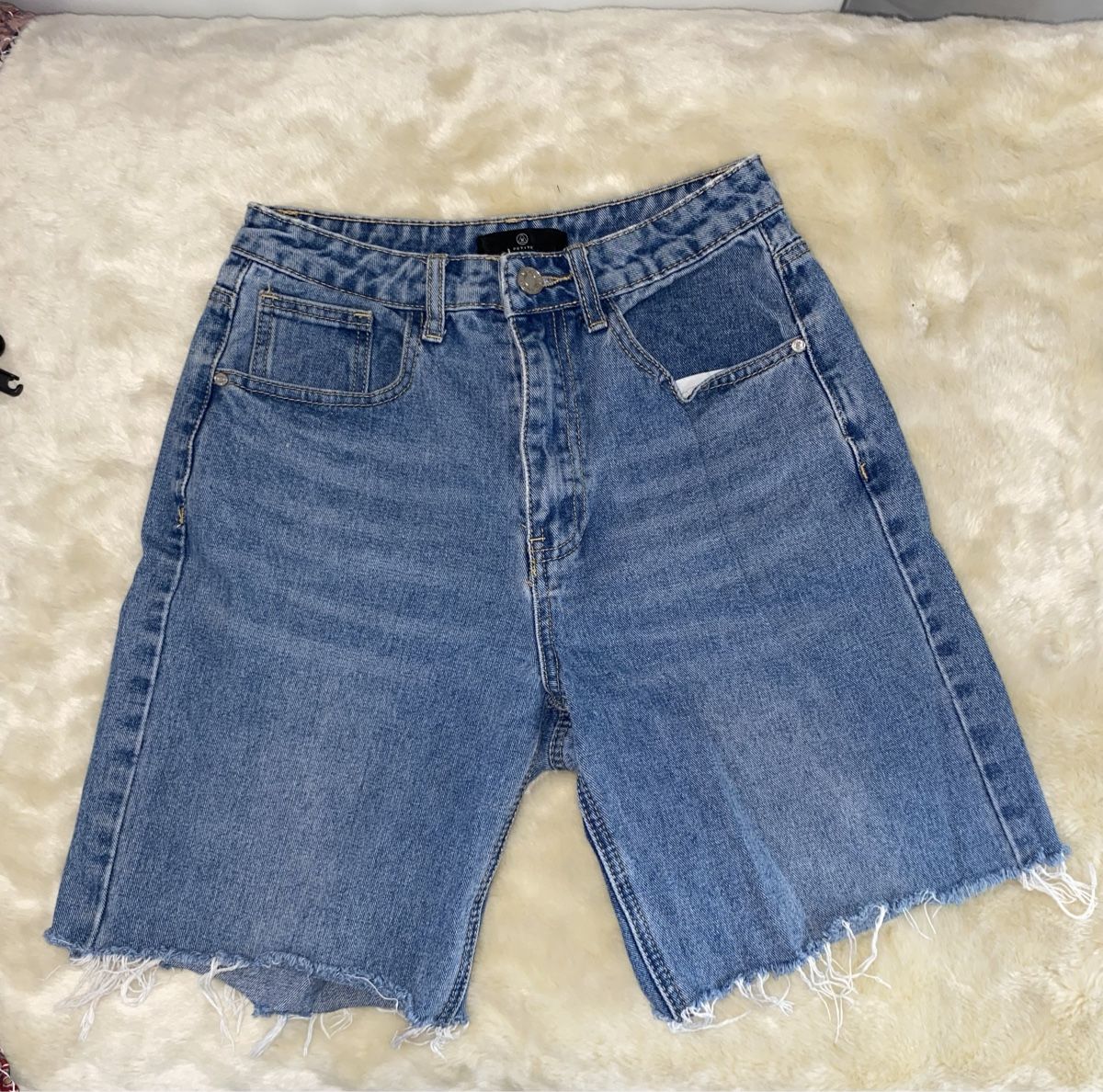 Jeans: Jeans Shorts, hellblau, Gr. 36 – Usato da Basel venduto da Nina_777