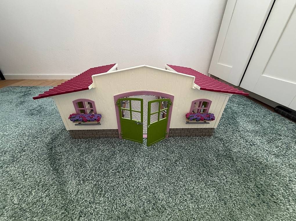 Giocattoli: Schleich Stall – Usato da Steinach venduto da Susansung