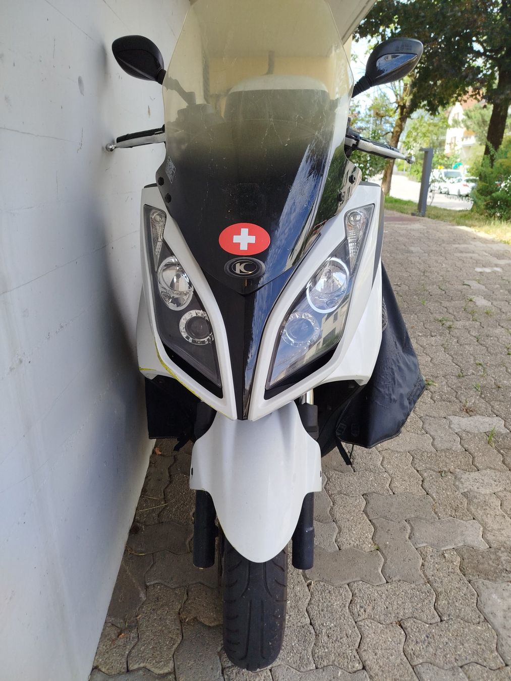 Kymco Scooters: Kymco Downtown 125 – Gebraucht aus Thalwil von DigitalSoldier 1