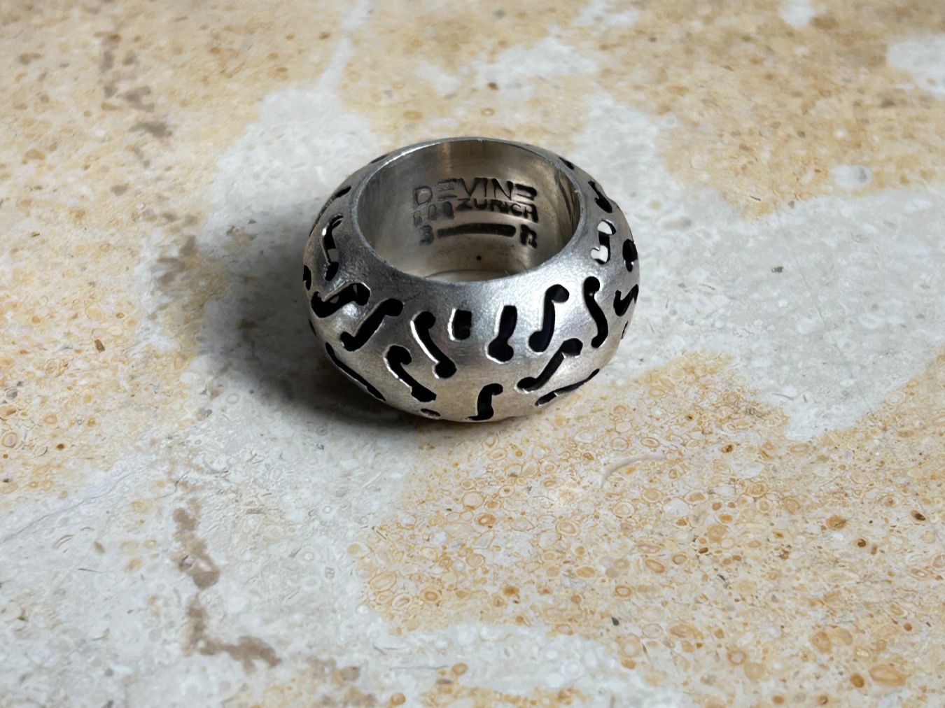 Ringe: Einzigartiger Devine Ring aus Zürich, Grösse 52 Silber – Gebraucht aus Laufen von belleskulptur 1