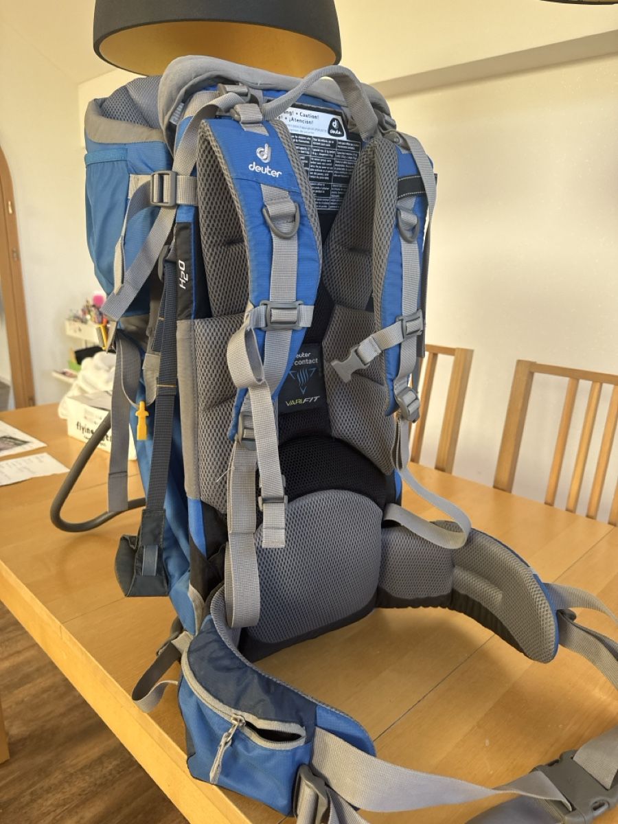 Deuter Porte-bébés ventraux & dorsaux: Child Carrier Backpack - Kinder Rücksack – D'occasion à Altendorf par dario_zh 1