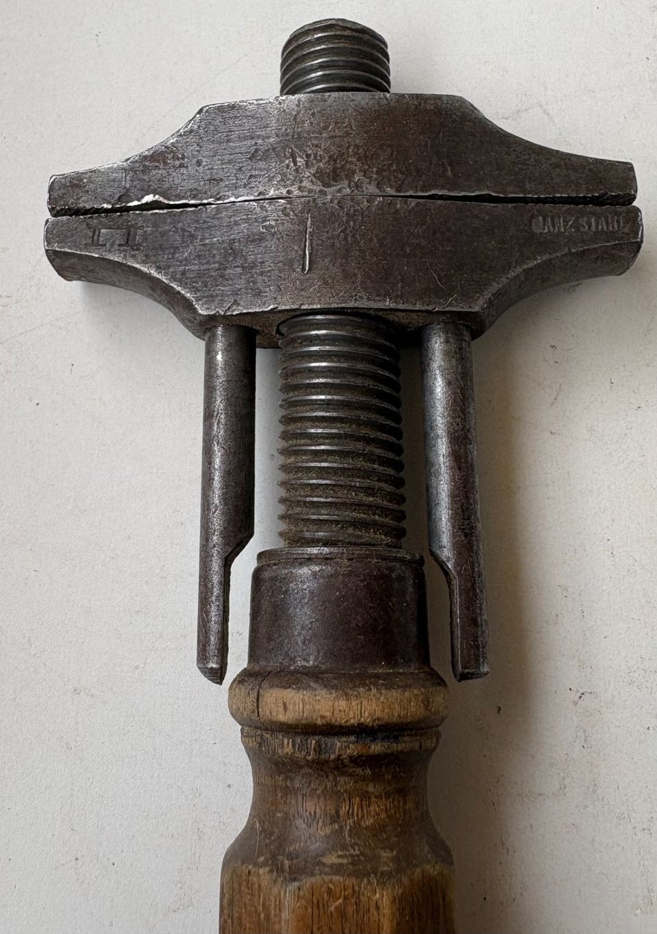 Tous les outils: ANTIKES WERKZEUG MIT PUNZE – D'occasion à Ostermundigen par wini63 1