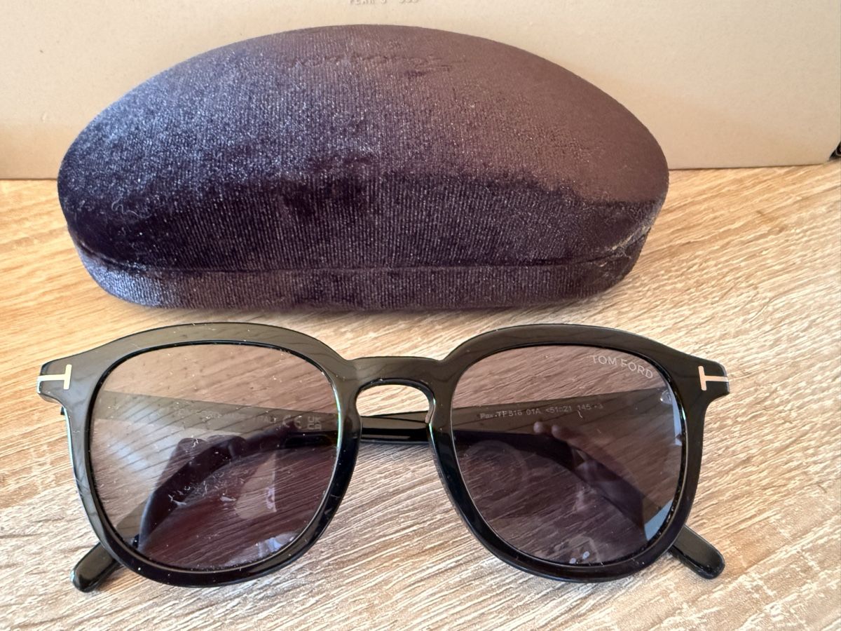 Tom Ford Brillen & Gläser: TOM FORD sunglasses TF816 01A – Gebraucht aus Cheyres von KeK04