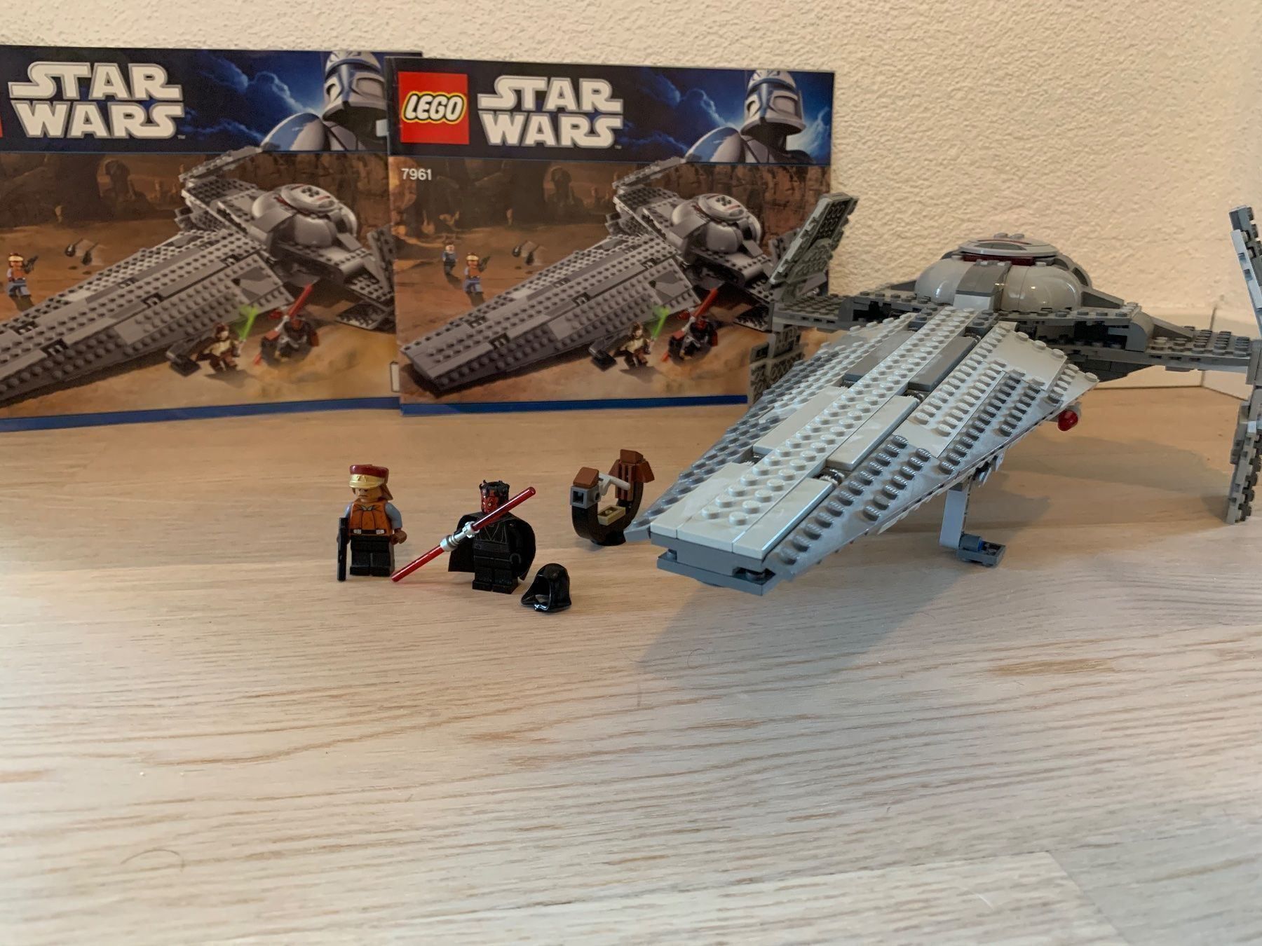 Star Wars Jeux de construction: Lego Star Wars 7961 Sith Infiltrator – D'occasion à Widnau par Mmichi8 1