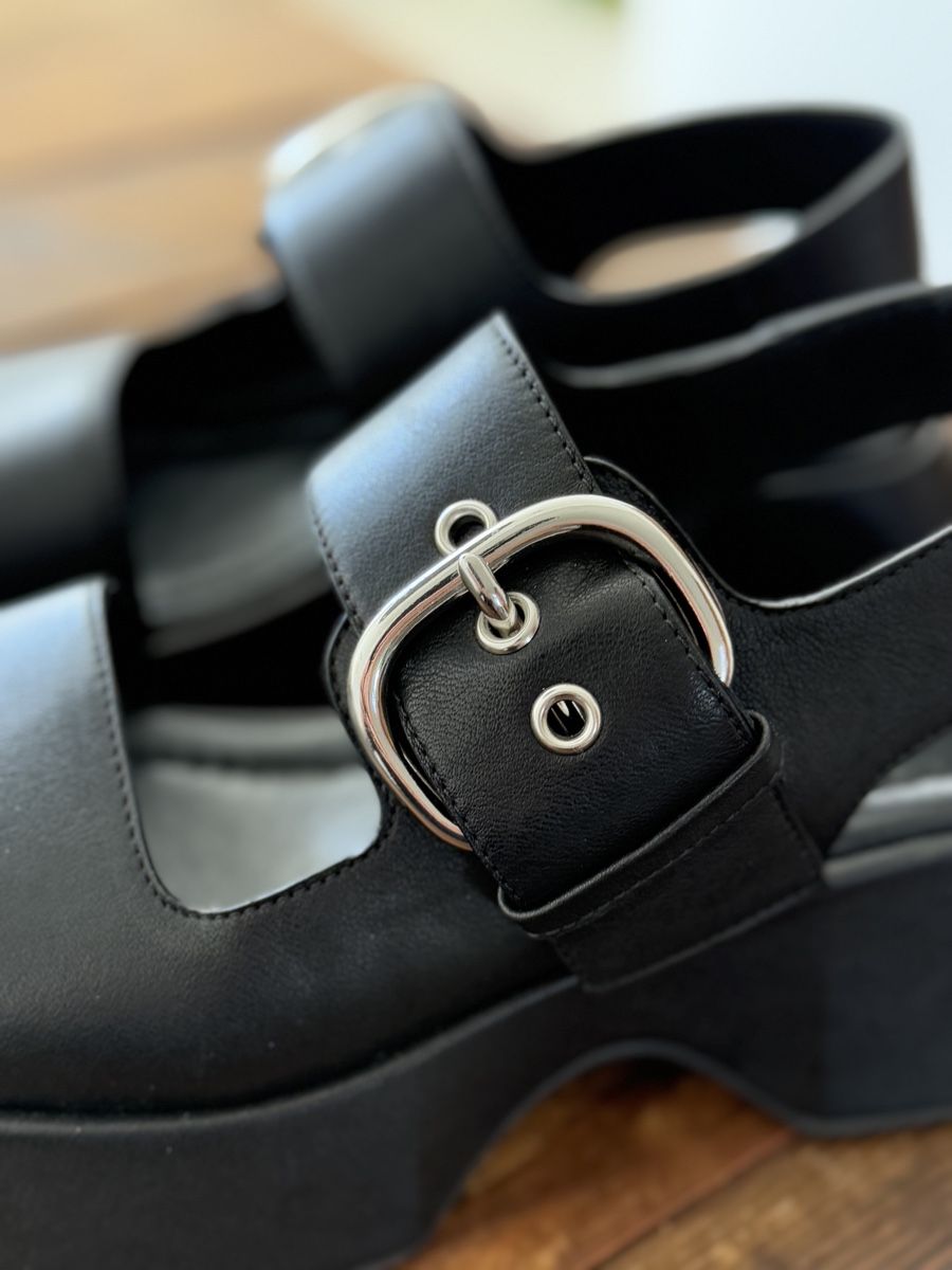 Vic Matié Chaussures femmes: Vic Matié Sandalen Grösse 38 – D'occasion à St. Urban par Miape 3