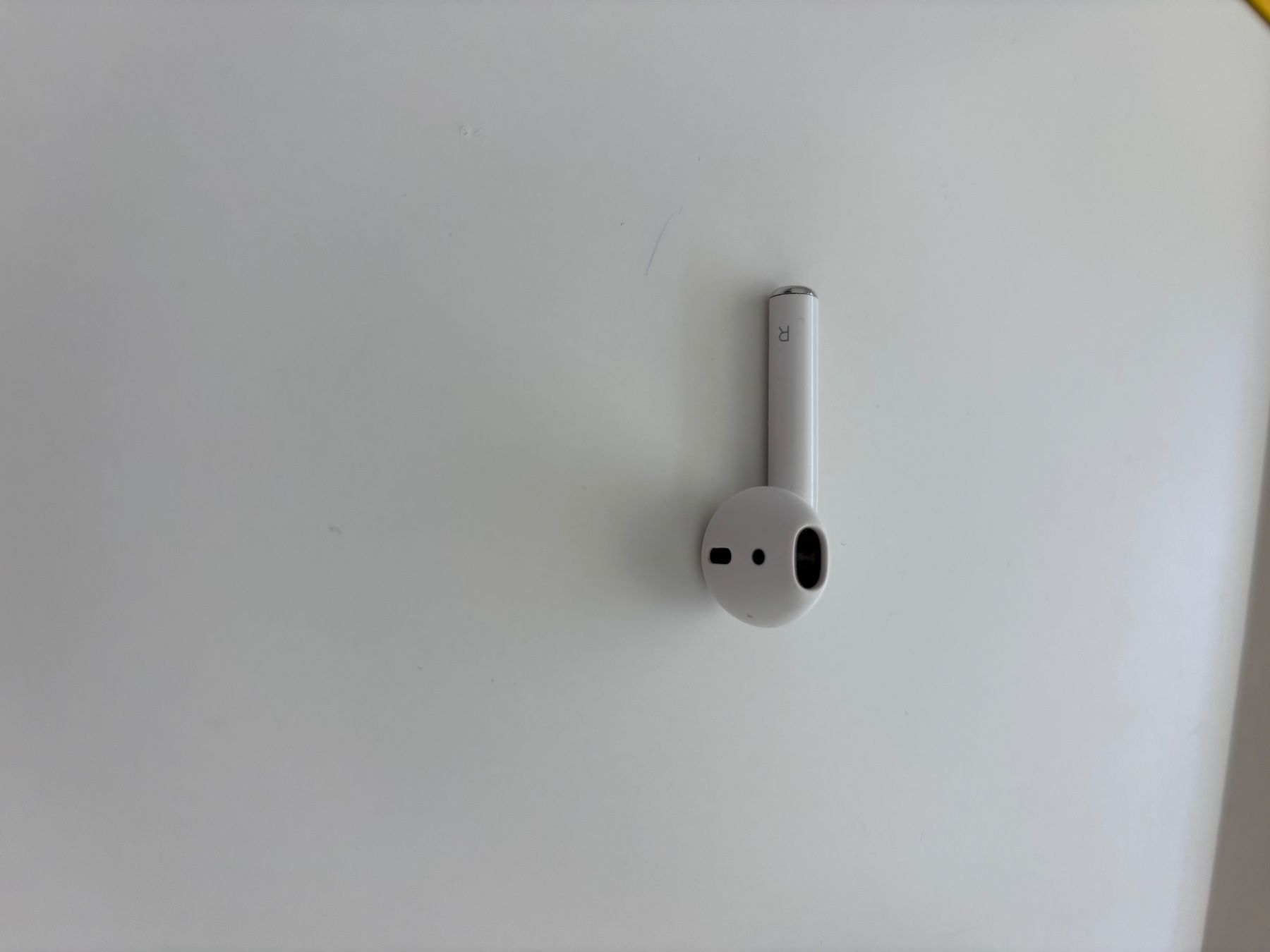 Apple Cuffie: Apple Airpod 2. Generation Rechts A2032 – Usato da Basel venduto da lrp_2kwh
