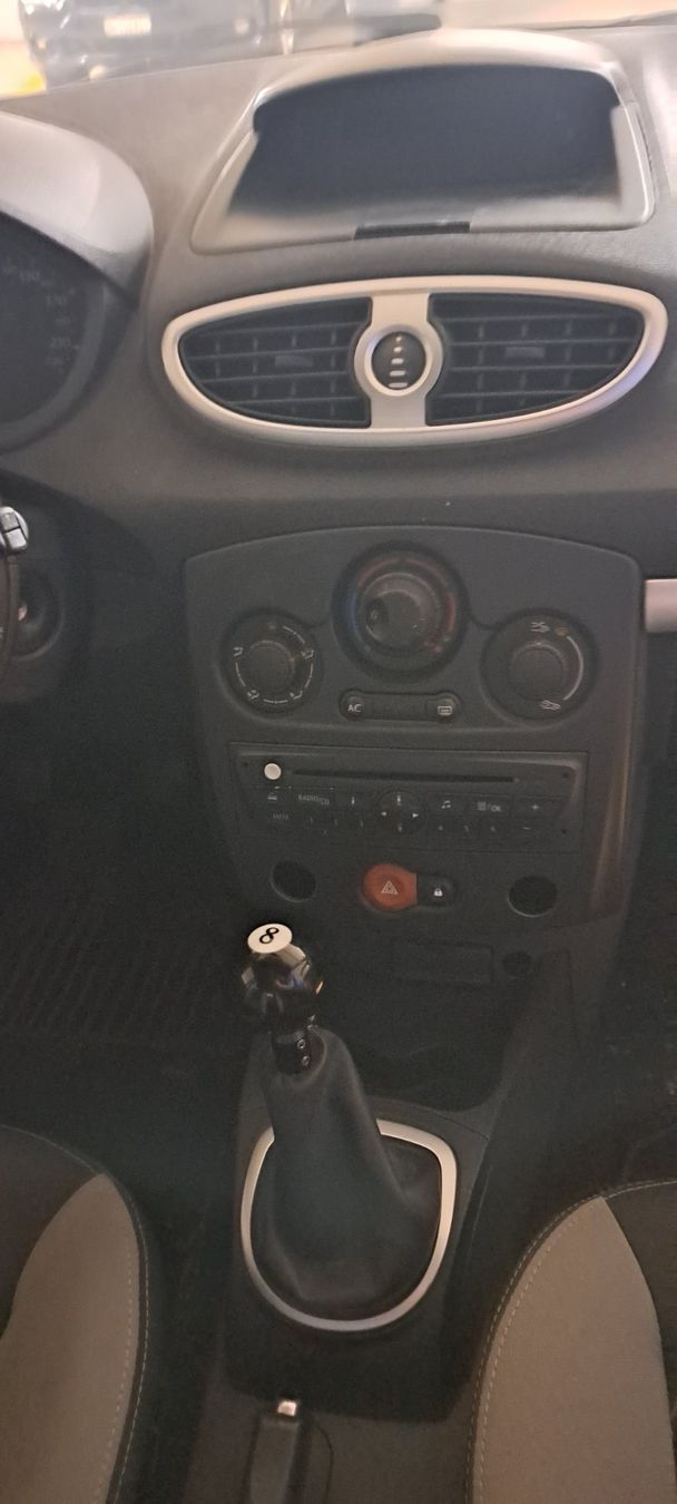 Renault Automobili: Clio mit Motoschaden – Difettoso da Adliswil venduto da enidan-12 9