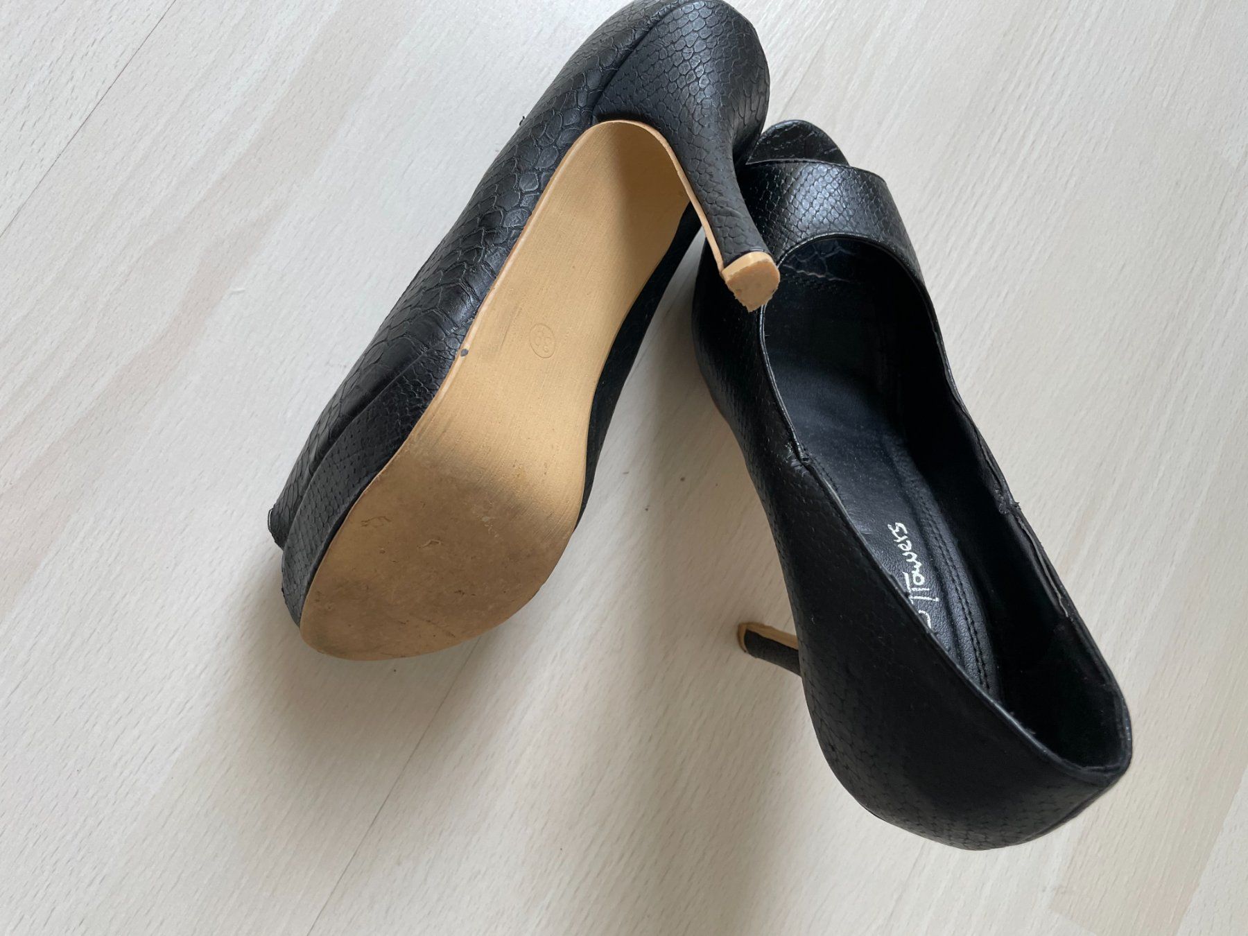Damenschuhe: Peep toe-Plateau-High heel schwarz Gr. 39 – Gebraucht aus Schindellegi von Moom1402 5