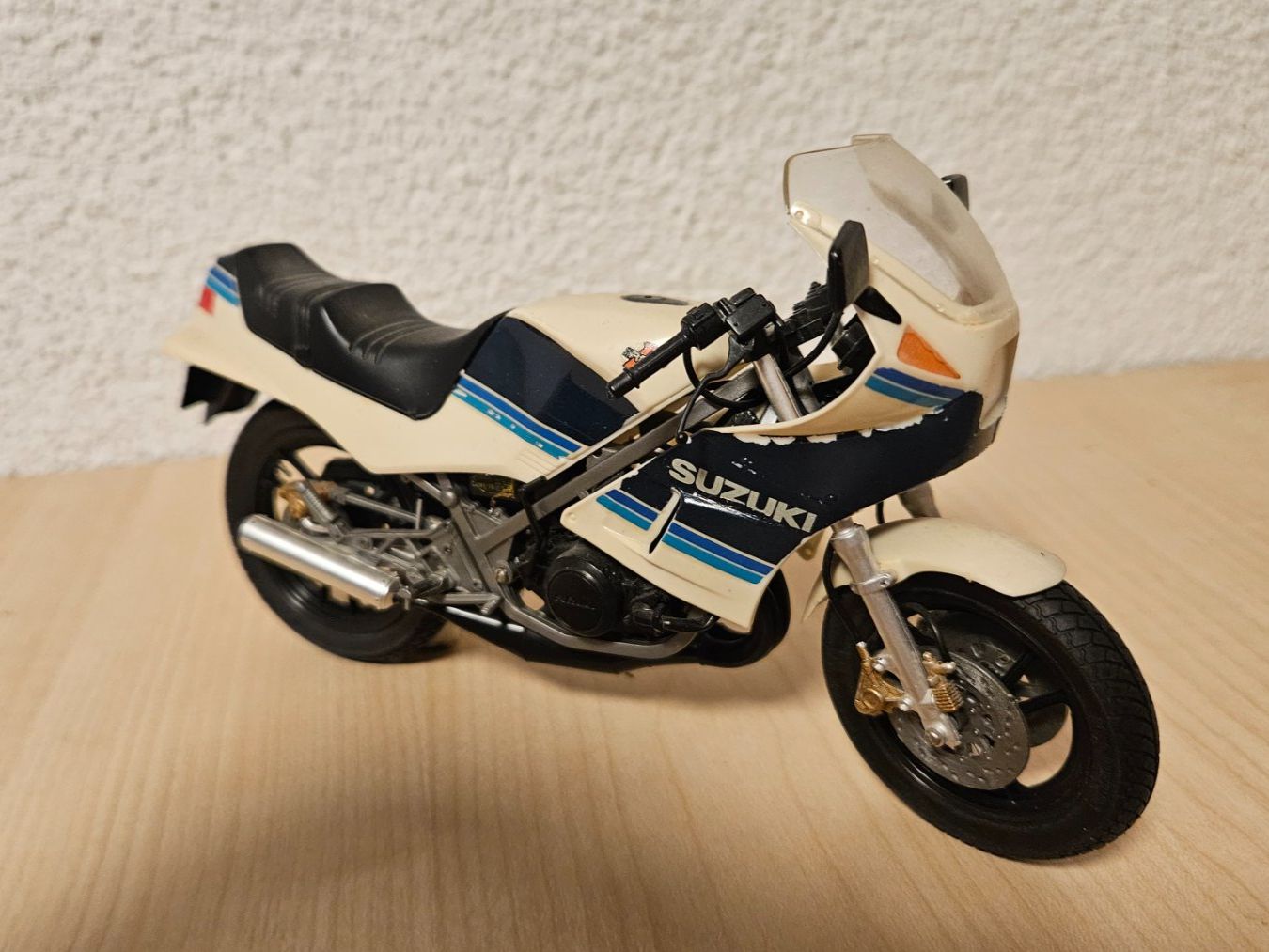 Kit di modellismo & Modellini statici: Suzuki RG250 Gamma Modell – Usato da Jona venduto da ASMARADO