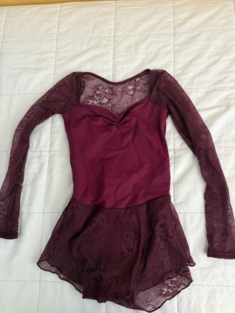 Ballet/Eiskunstlauf/Gymnastik Kürkleid Gr. 134-140