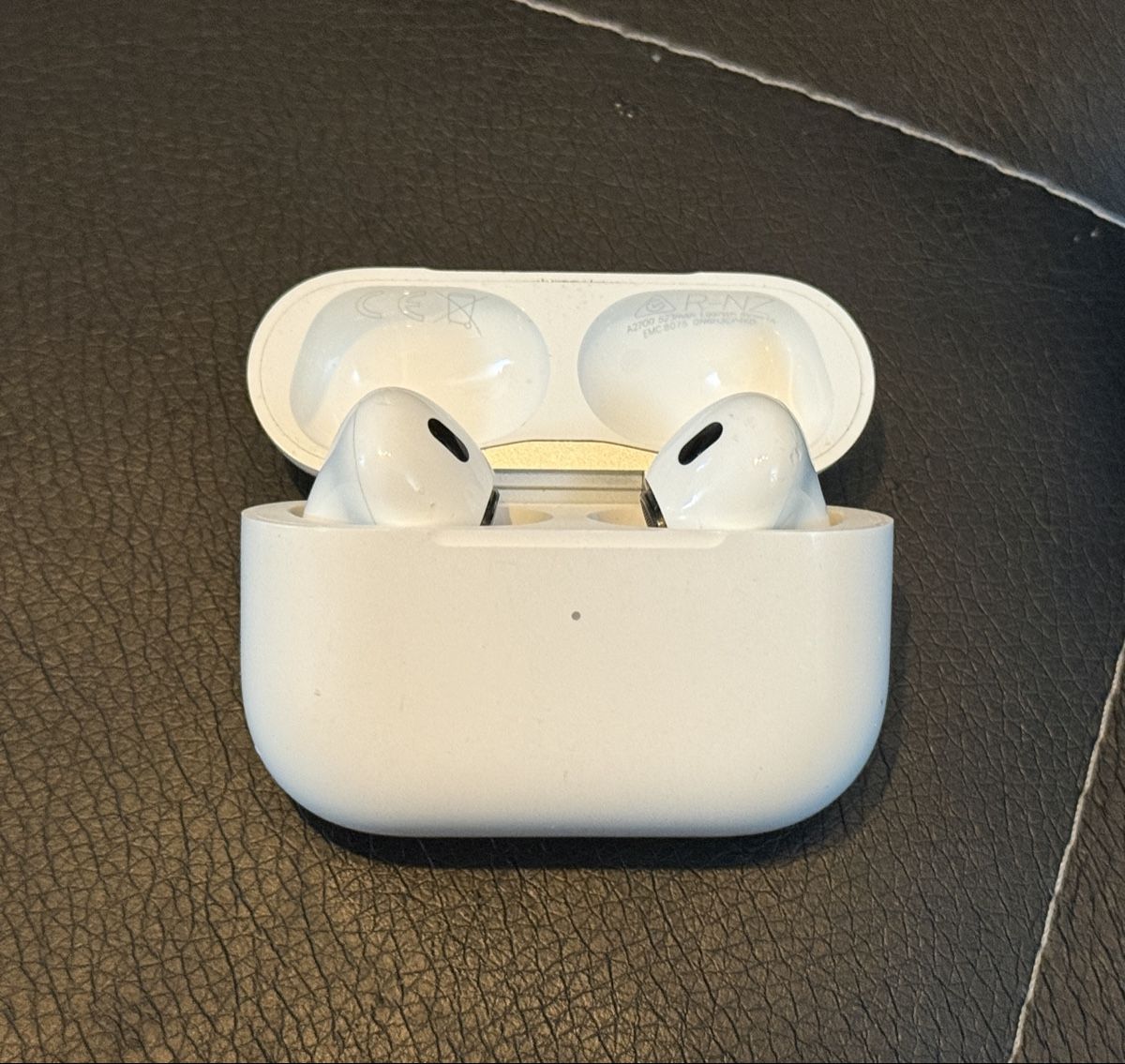 Apple Casques audio: Airpods 2 pro – D'occasion à Effretikon par master1873