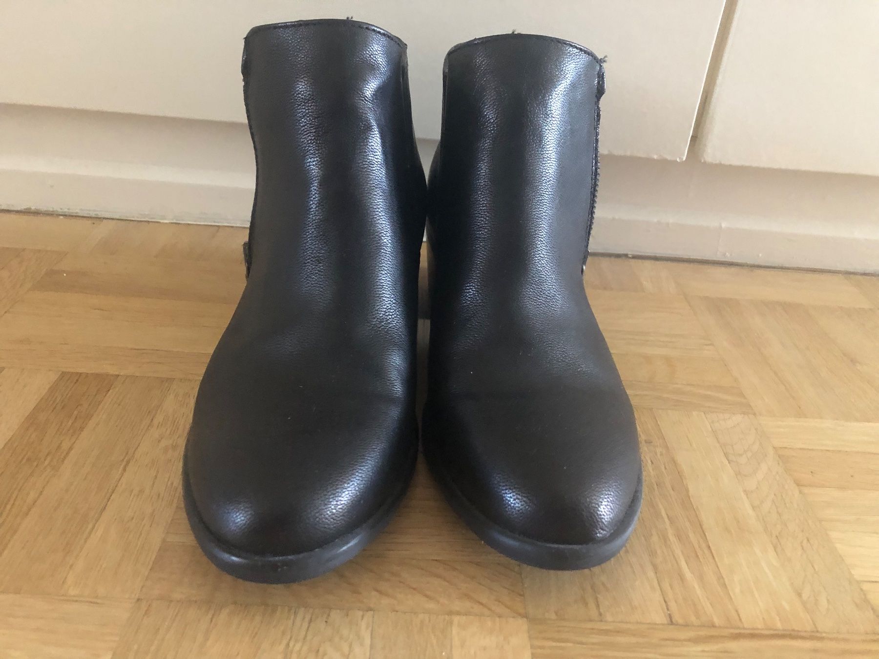 Damenschuhe: Bottines en cuir à talons neuves – Gebraucht aus Onex von kattrina 4