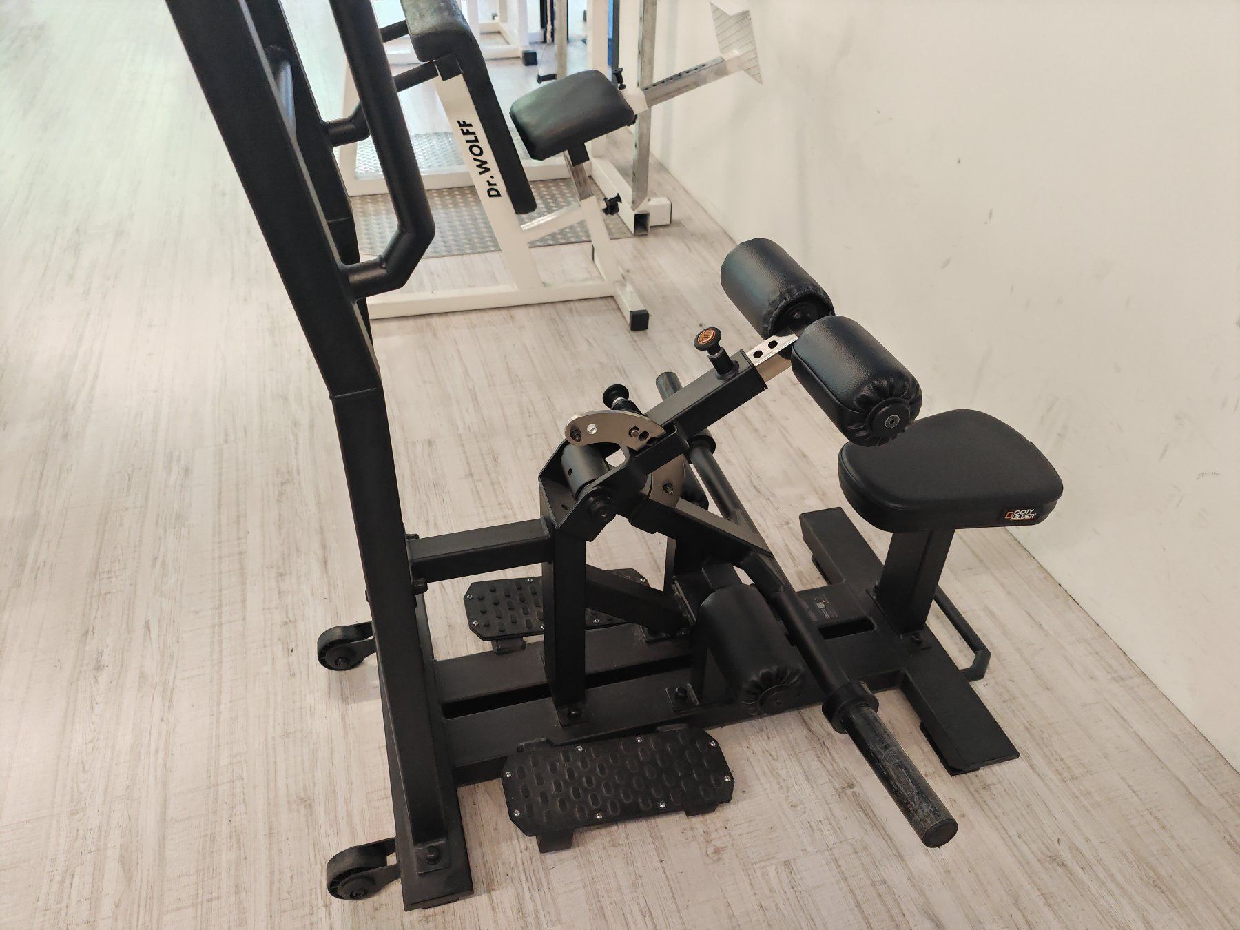 Vélos d'appartement: 2x Booty Builder-Geräte + Dr.Wolf Hyperextension – D'occasion à Bern par Sudowudo 2