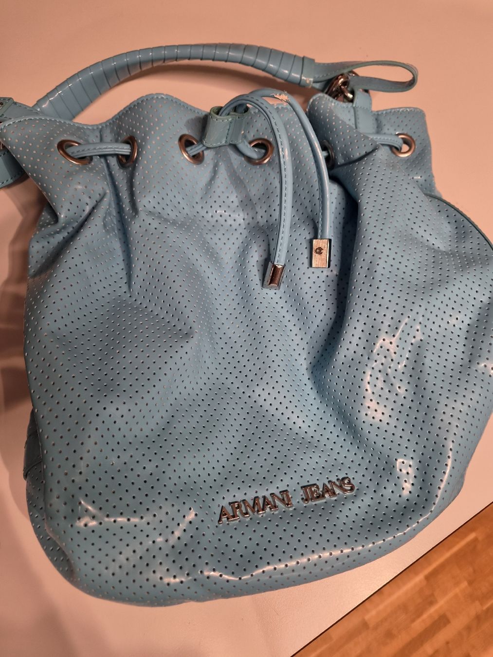 Armani Borse da donna: Armani Jeans Beuteltasche hellblau gebraucht – Usato da Zürich venduto da supermanfred4955 1