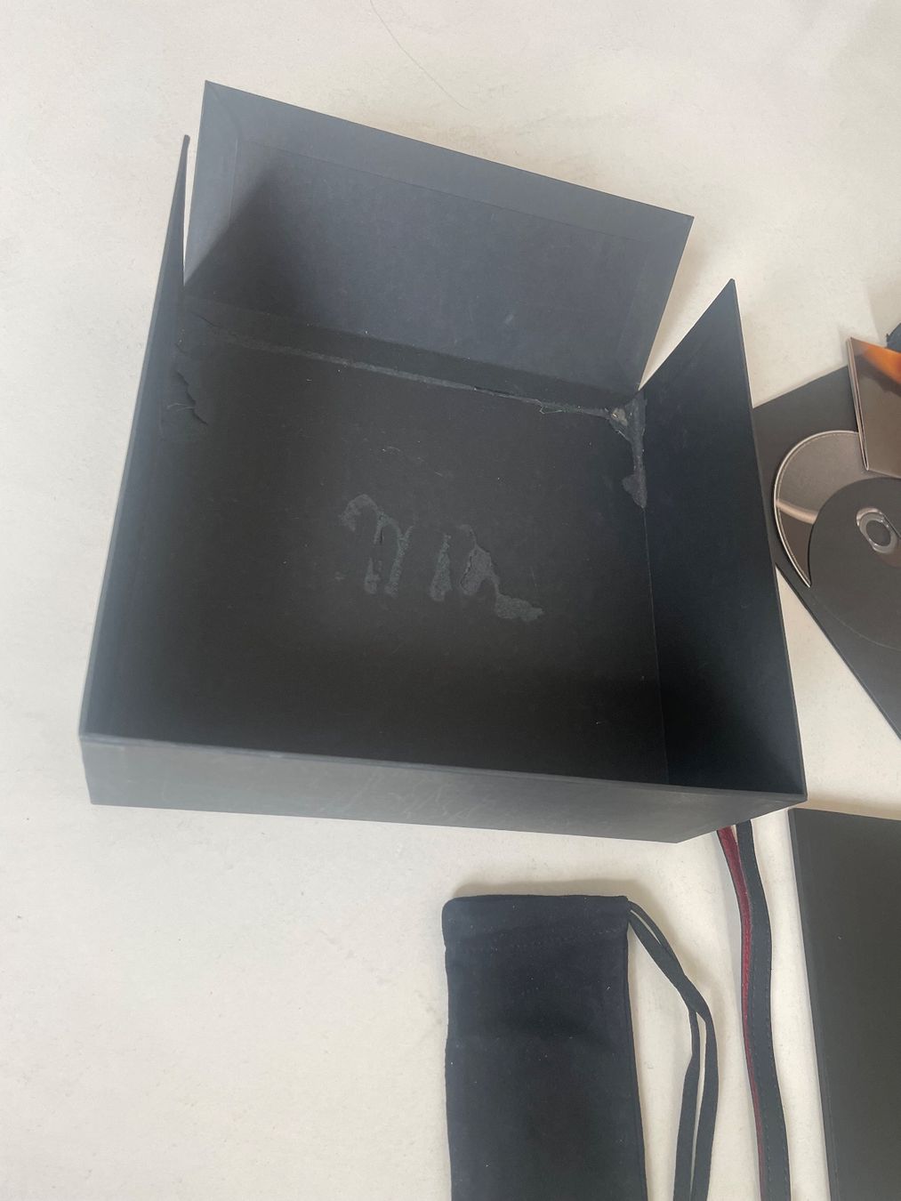Nokia Telefoni cellulari / Smartphones: Nokia 8800 Sirocco edition - solo accessori – Usato da Minusio venduto da Pink222 4