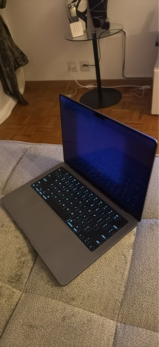 Apple Notebooks: MacBook Pro 14’’ M3 rétro-éclairage HS. Défectueux, – Defekt aus Morges von Abel. 2