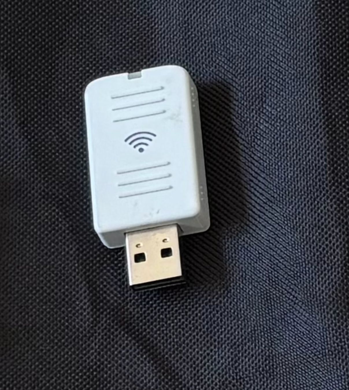 Epson Proiettori: EPSON EB-UO4 Beamer + WiFI Extension + Apple USB C - HDMI – Usato da Kilchberg ZH venduto da spa_2xmp 4