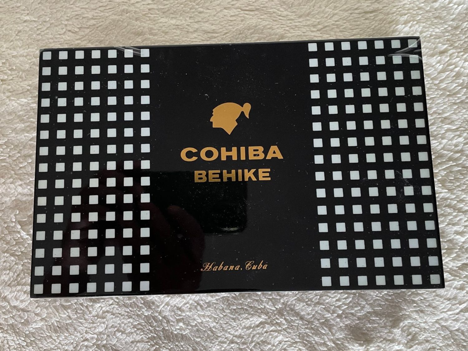 Cohiba Sigari: Leere Zigarrenkiste Cohiba Behike 52 – Nuovo (secondo la descrizione) da Aesch BL venduto da masmusgo