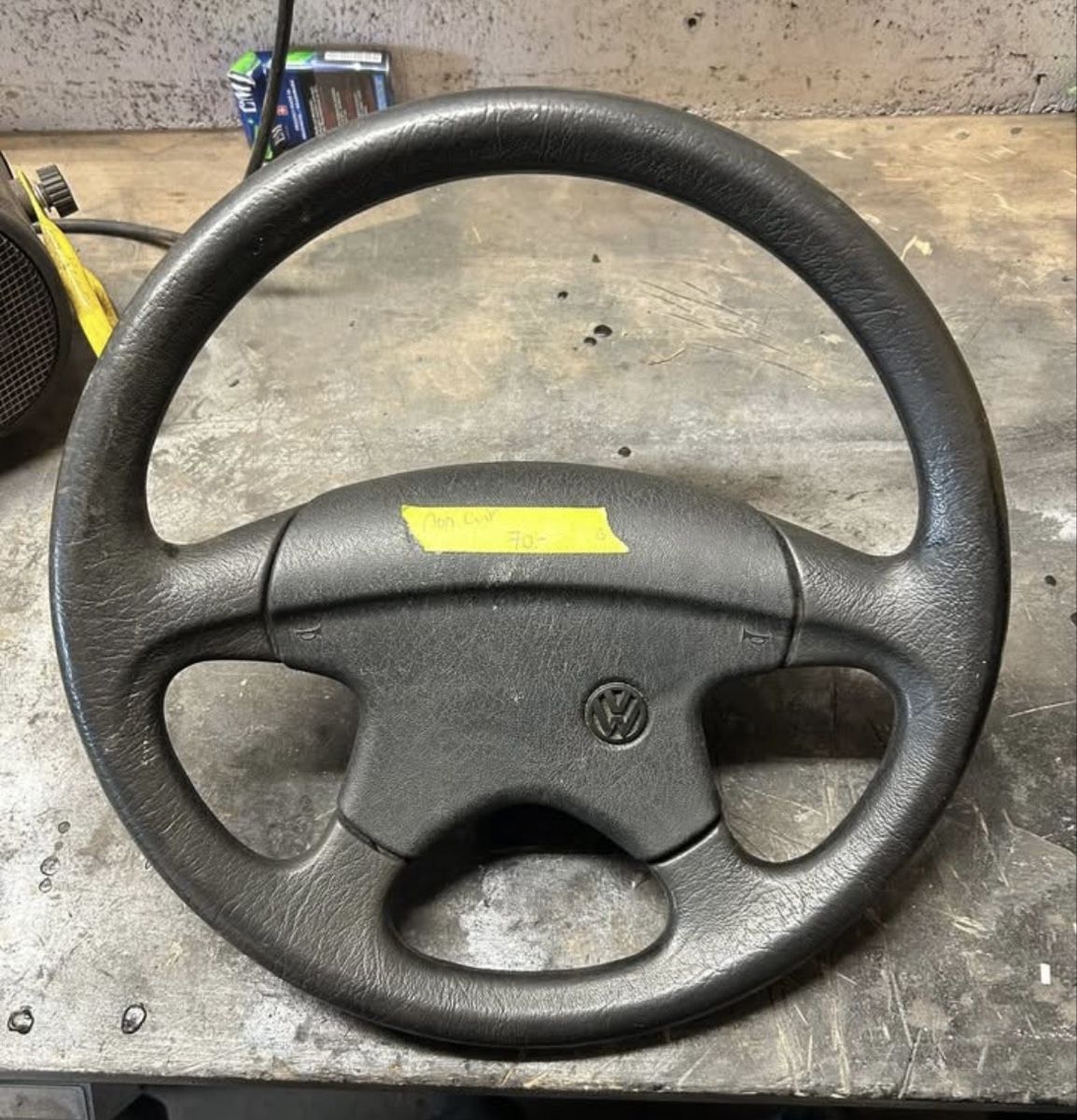 Volkswagen Alle Autoersatzteile: Volant VW golf 3/ vento  – Gebraucht aus Muraz (Collombey) von Wolfdog1978