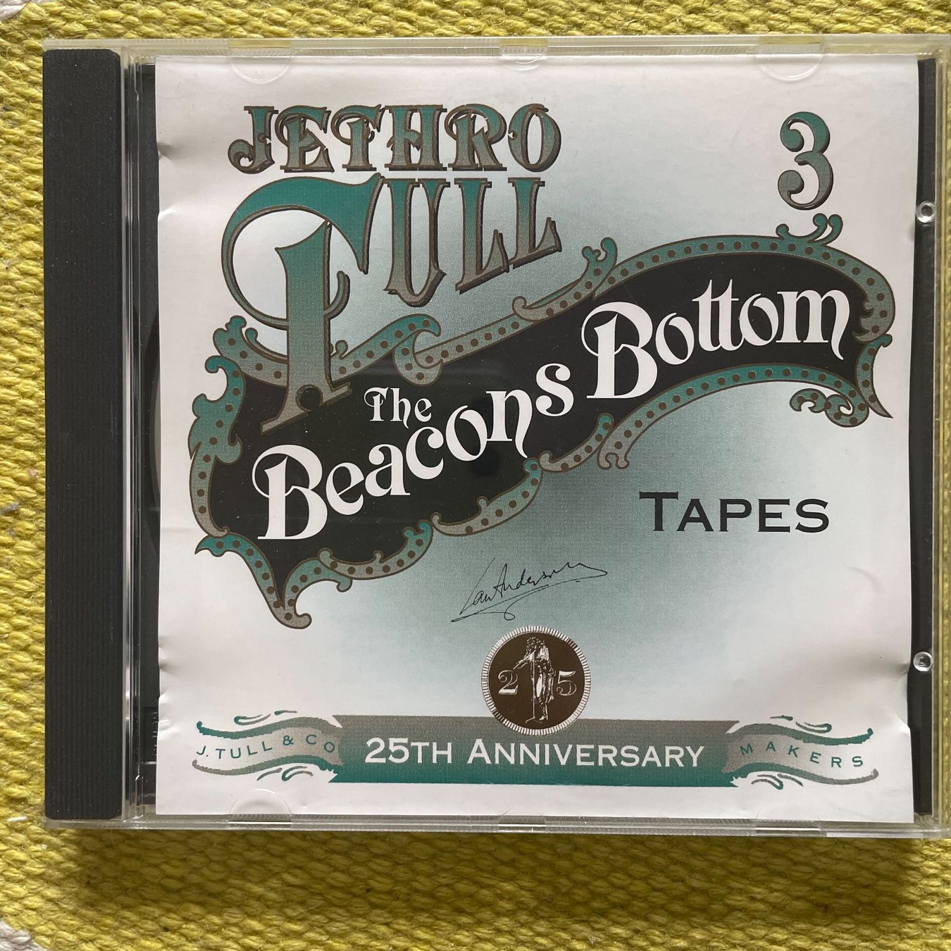CD: JETHRO TULL-3 THE BEACONS BOTTOM TAPES 25TH ANNIVERSARY – Usato da Rorschacherberg venduto da CD-Roli