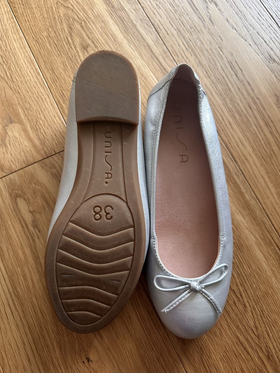 Unisa Scarpe da donna: Unisa Ballerina silber 38 neu – Nuovo (secondo la descrizione) da Pfaffhausen venduto da Klaras_second_hand 1