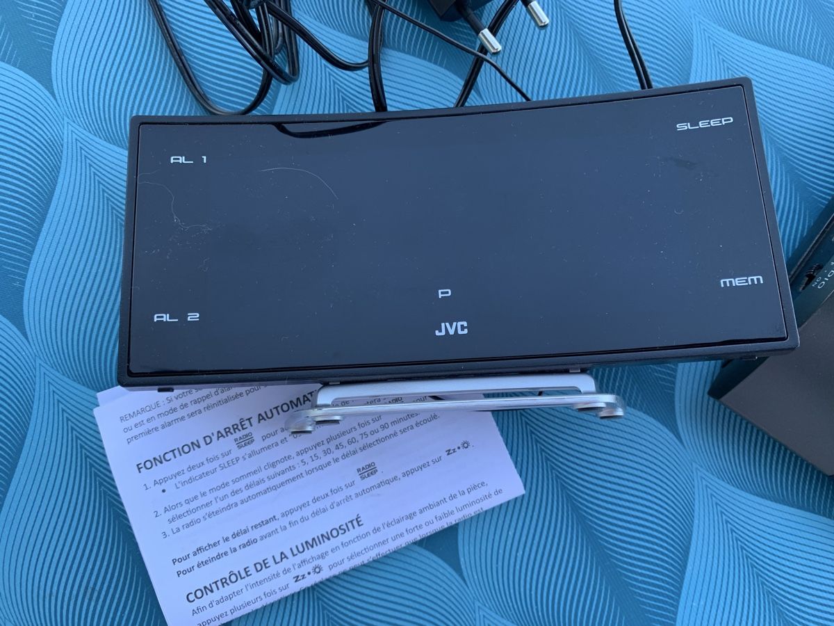 JVC Sveglie: Radio réveil affichage XXL JVC – Usato da Veytaux venduto da MaryPar1106 1
