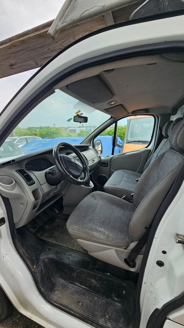 Renault Veicoli commerciali: RENAULT Trafic T27 dCi 90 – Usato da Diessenhofen venduto da Osio 5