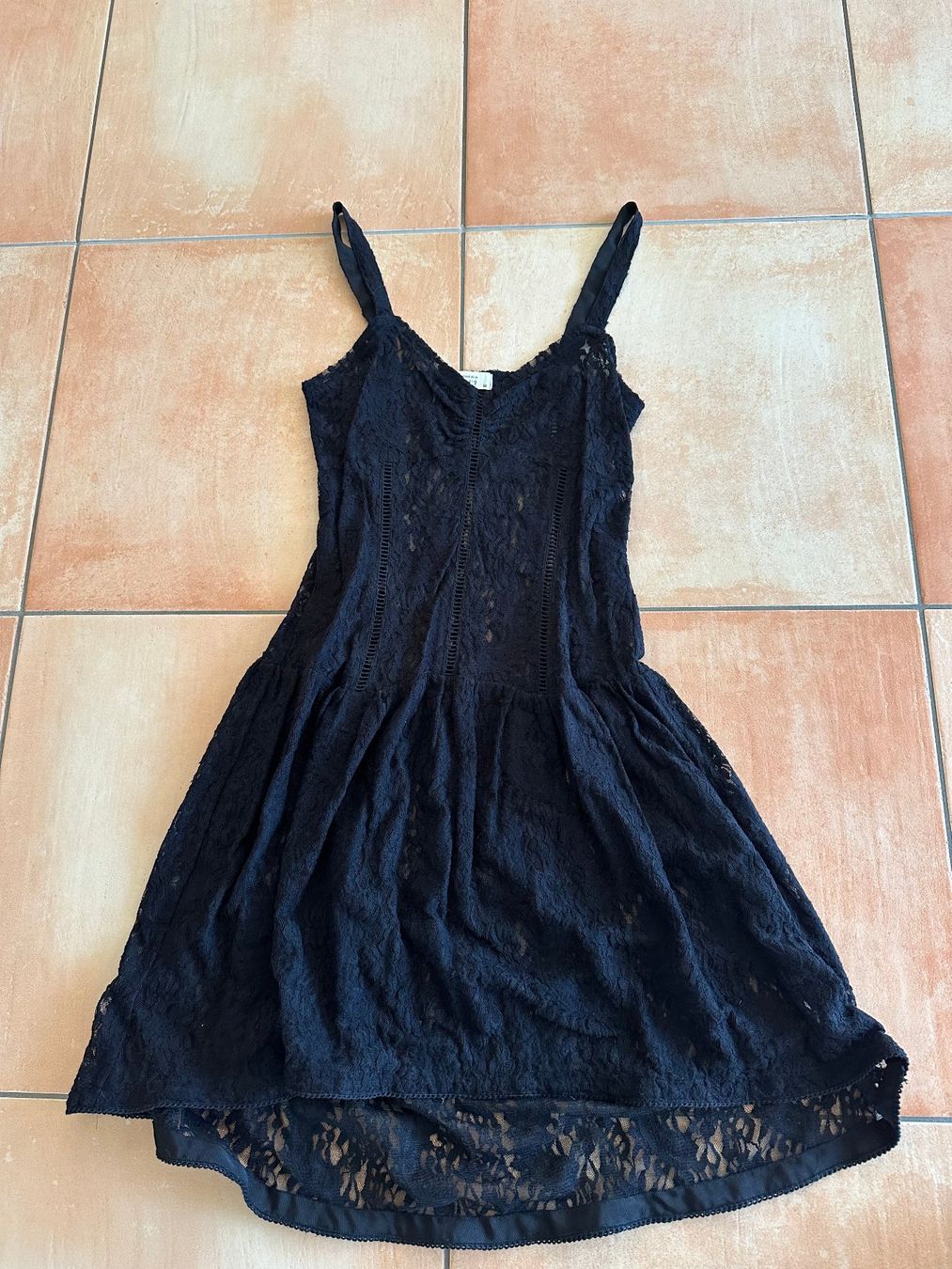 Vestiti: Robe NEUVE "mais il est où le soleil" – Nuovo (secondo la descrizione) da La Chaux-de-Fonds venduto da brutus586