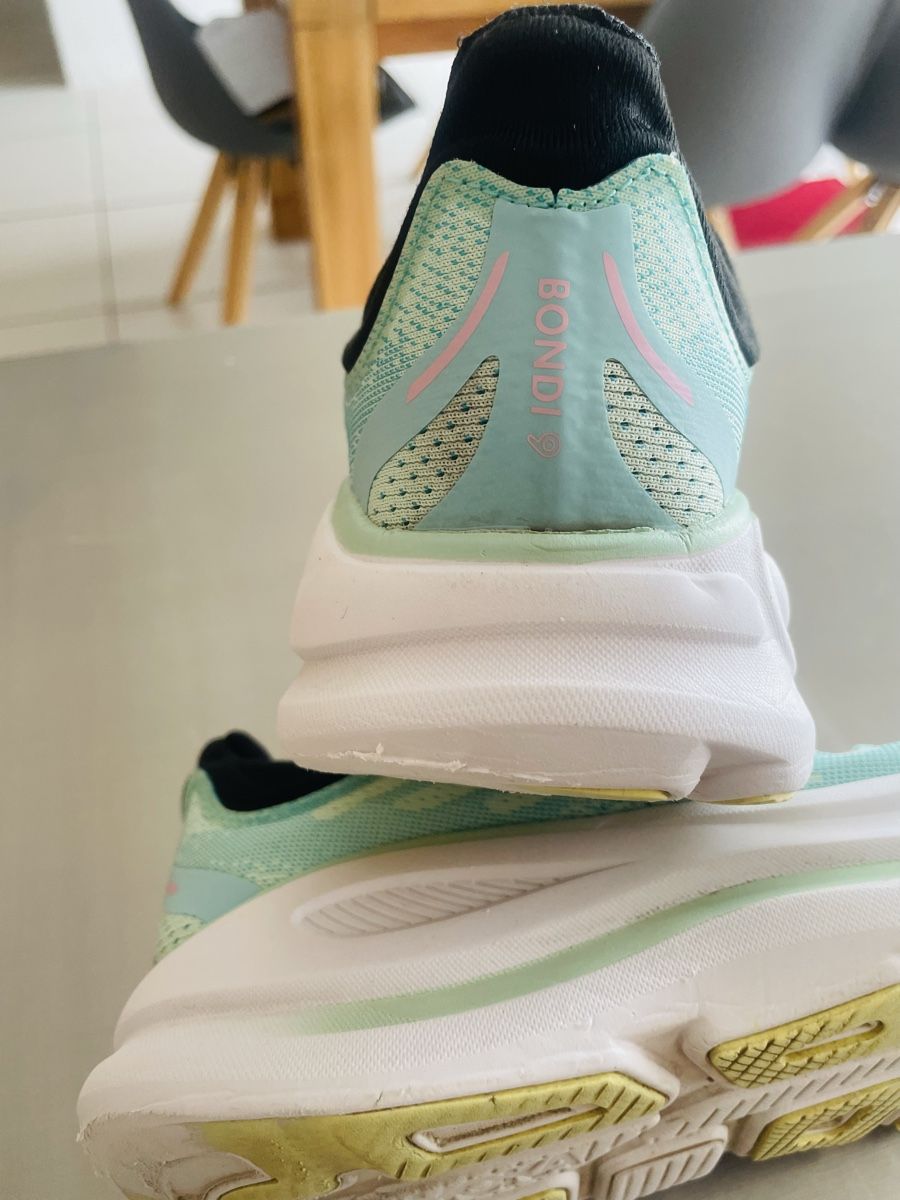Hoka One One Scarpe da donna: HOKA one one BONDI 9 gr. 38 – Usato da Estavannens venduto da lulutte 4
