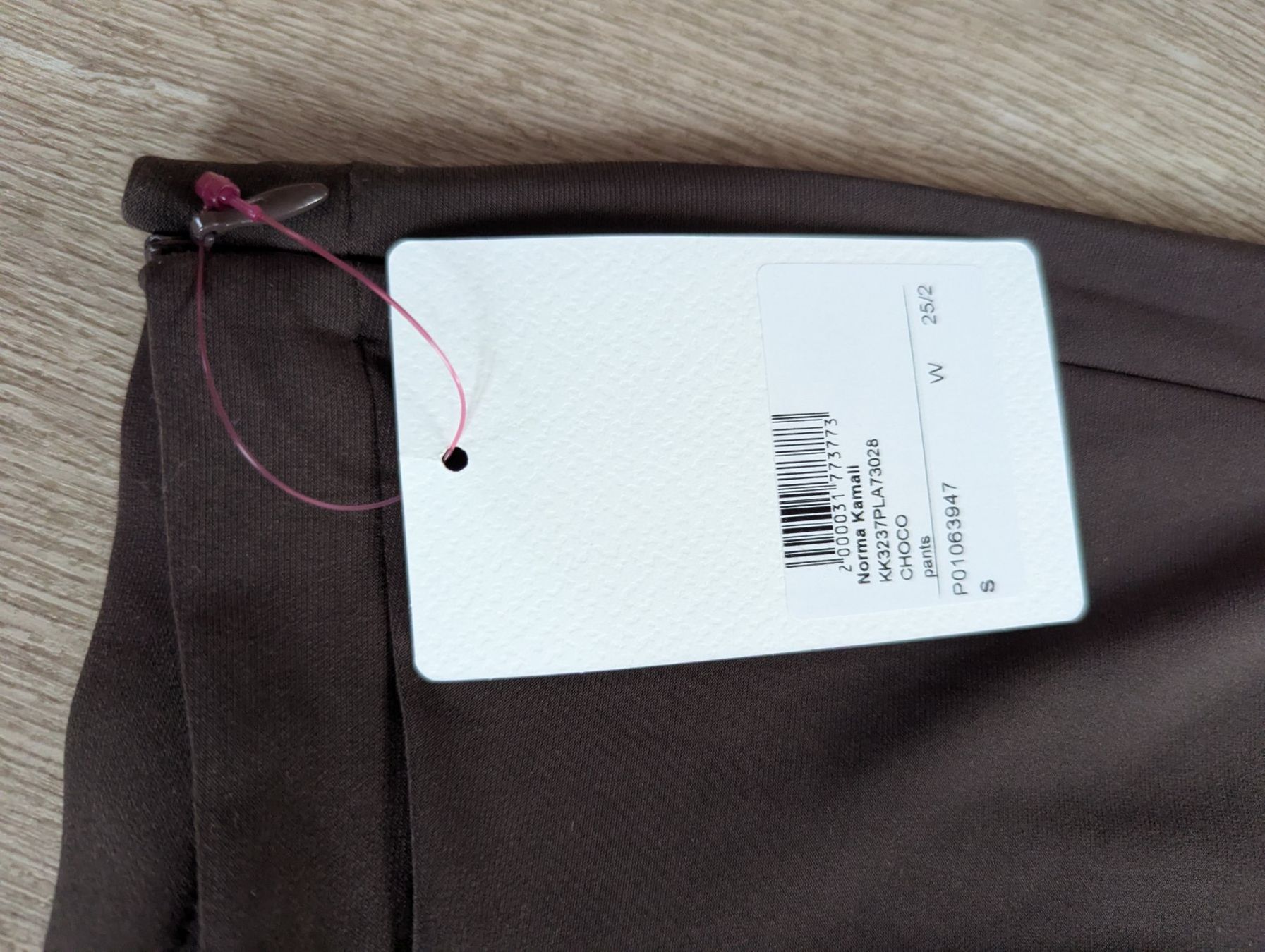 Hosen: Norma Kamali pants - fabric feels like Lululemon – Neu und originalverpackt aus Altendorf von jak_lkk8 7