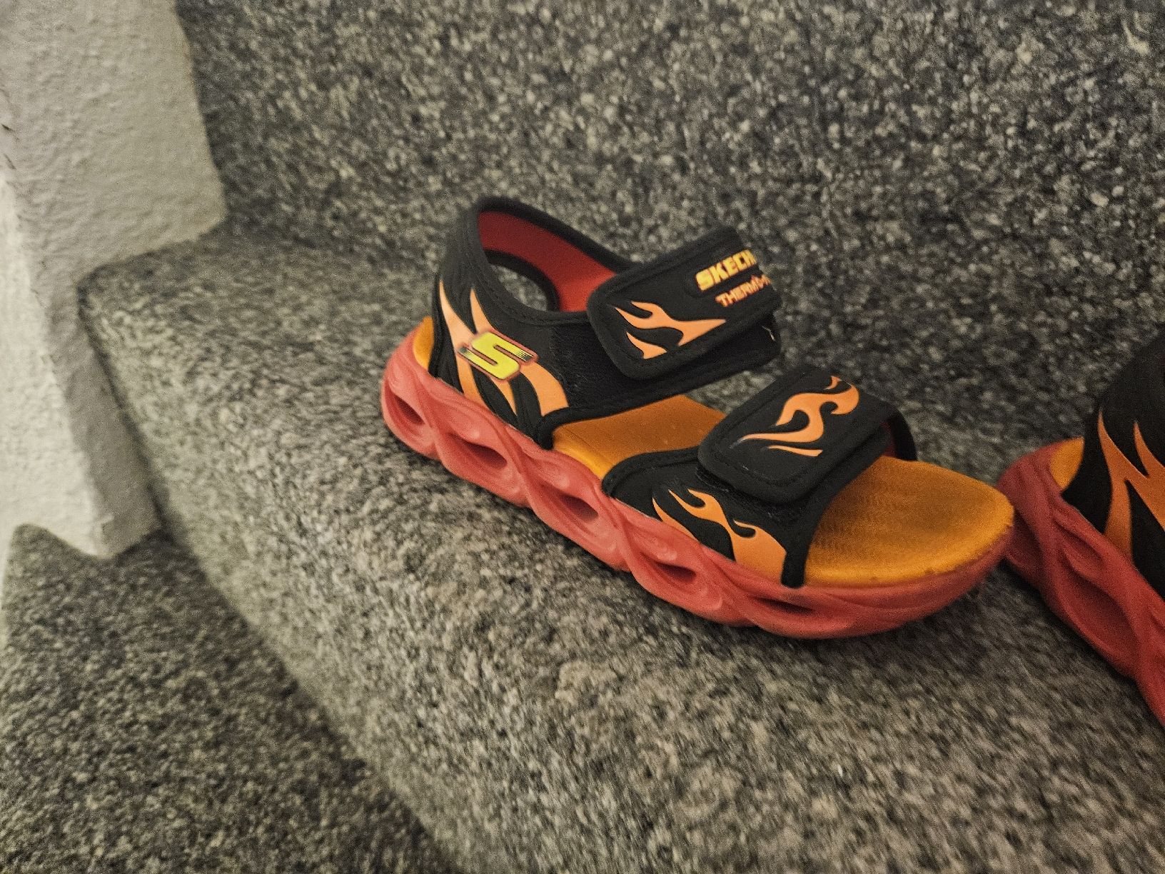 Skechers Schuhe für Jungen: skechers Sandalen Gr.33.5 – Gebraucht aus Niederwil AG von marciag 1