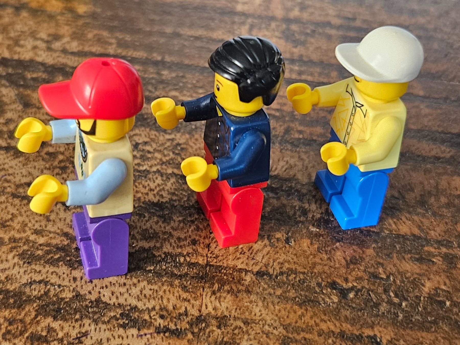 Lego Kit di costruzioni: lego lot de 3 figurines – Usato da Confignon venduto da Ecrofigs 2