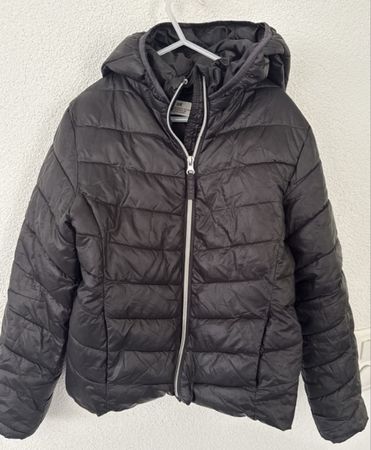 Schwarze H&M Winterjacke, Grösse 134/140, Top Zustand!